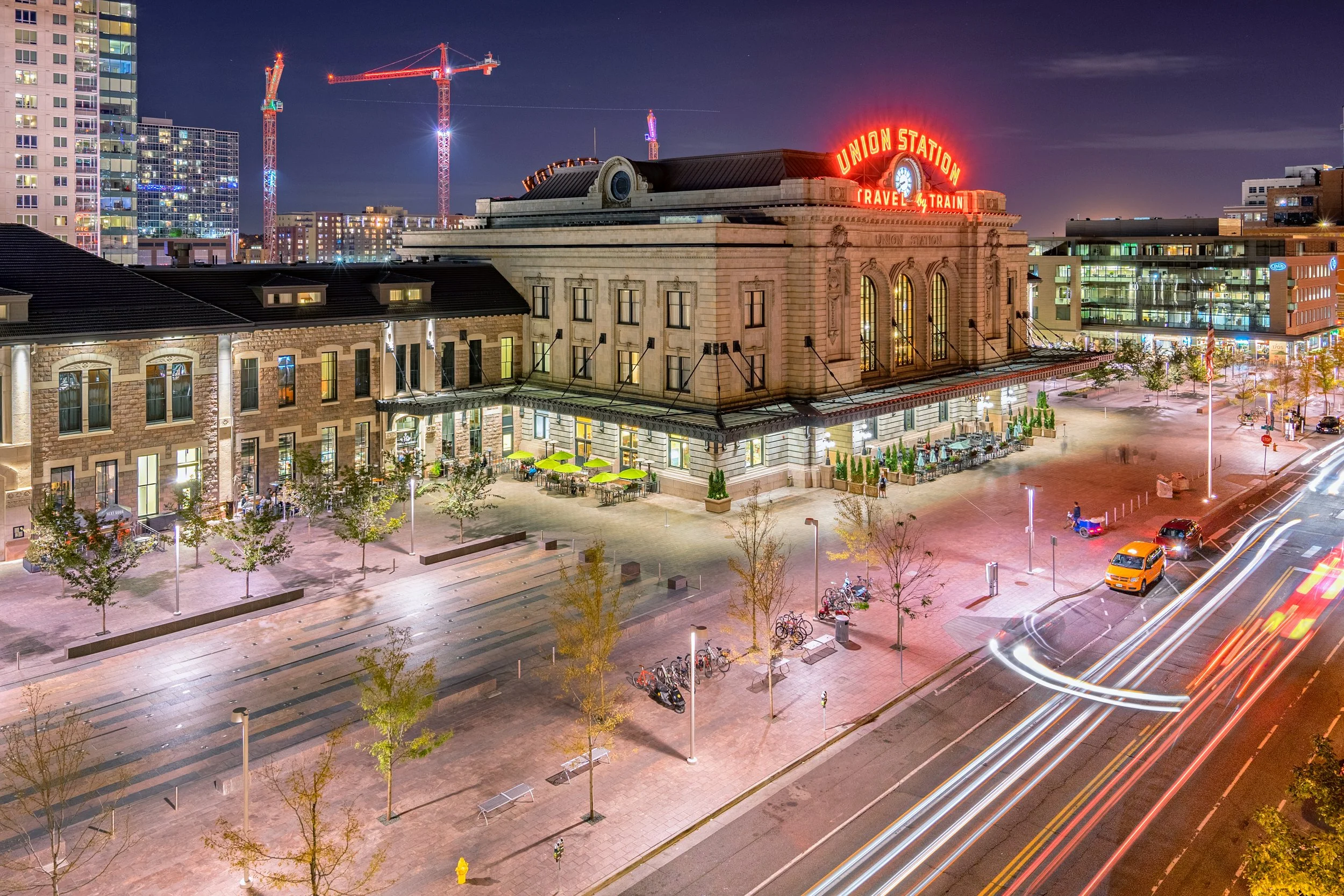 Union Station light streaks-2.jpg
