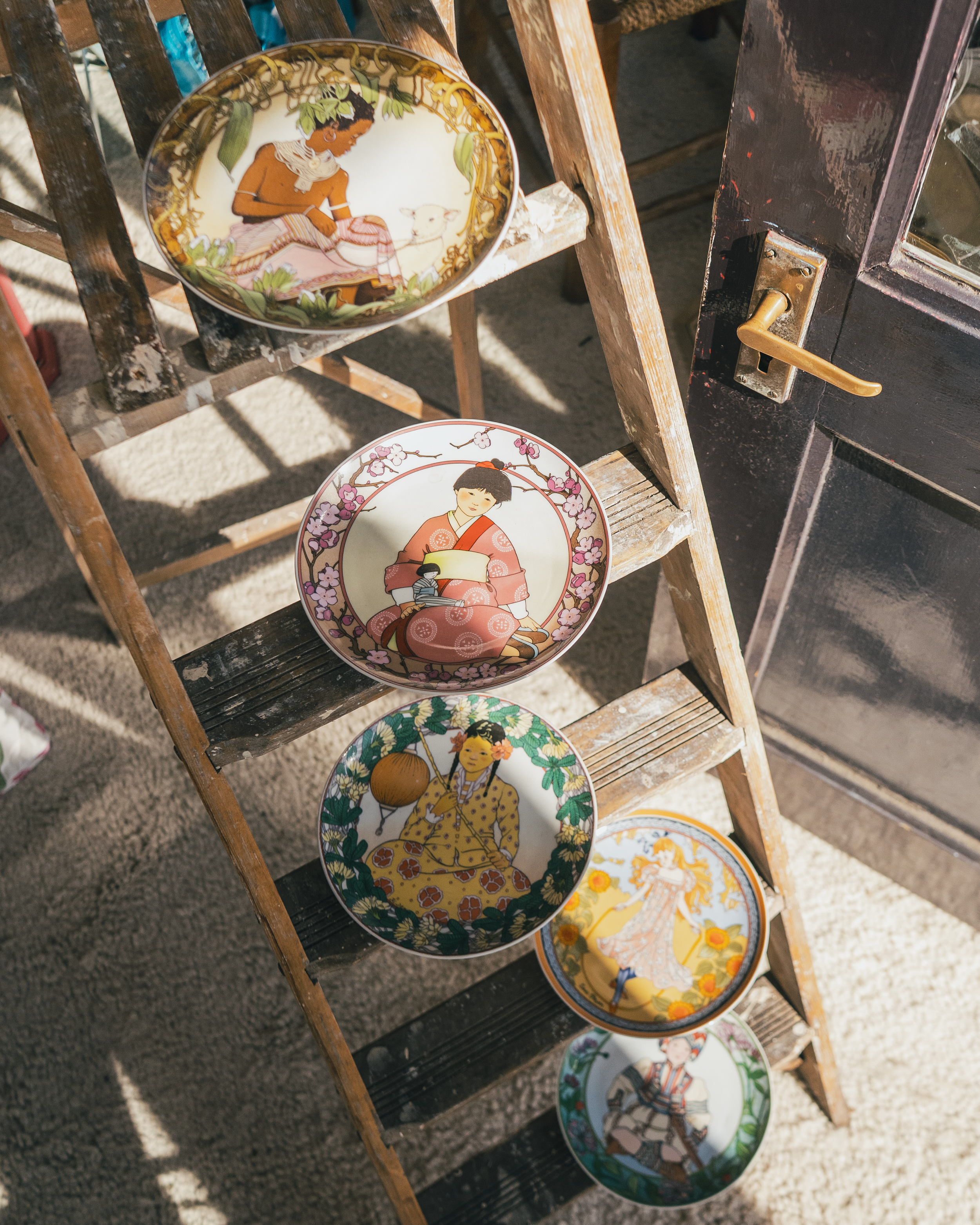 Limited Edition Villeroy and Boch Set of 10 Children of the World Plates.