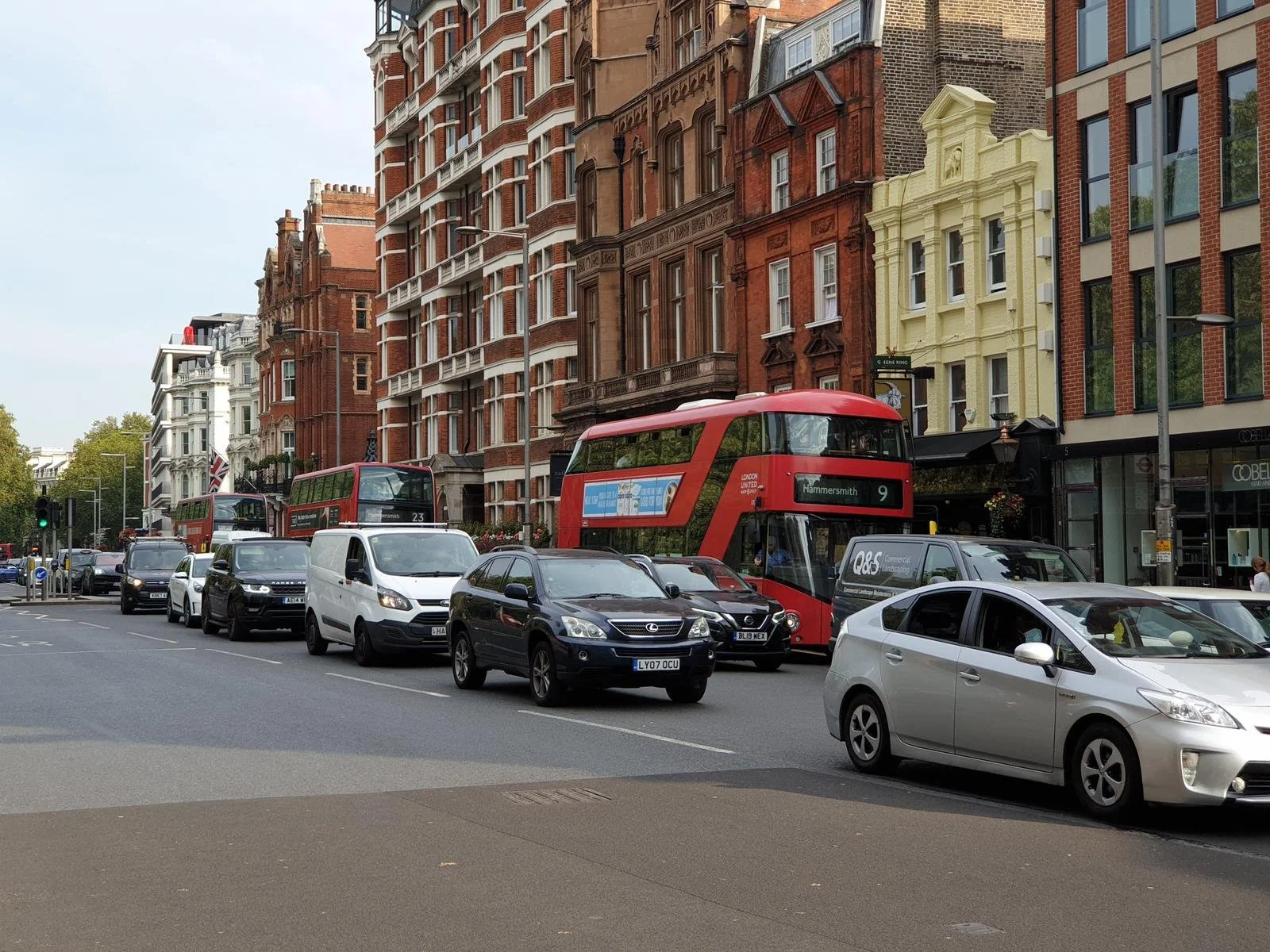 Mayor urges council to reinstate Kensington High Street cycle route