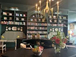 13 Reasons Why Local Independent Bookstores Are Worth Supporting