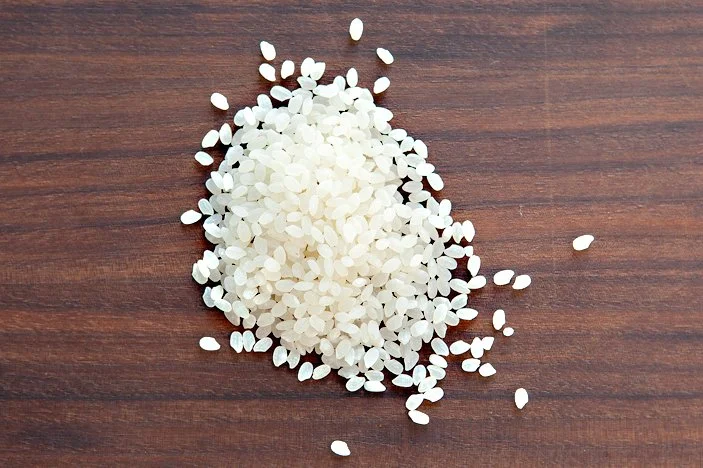 Choose the best rice possible to make sushi such as Koshihikari in this picture