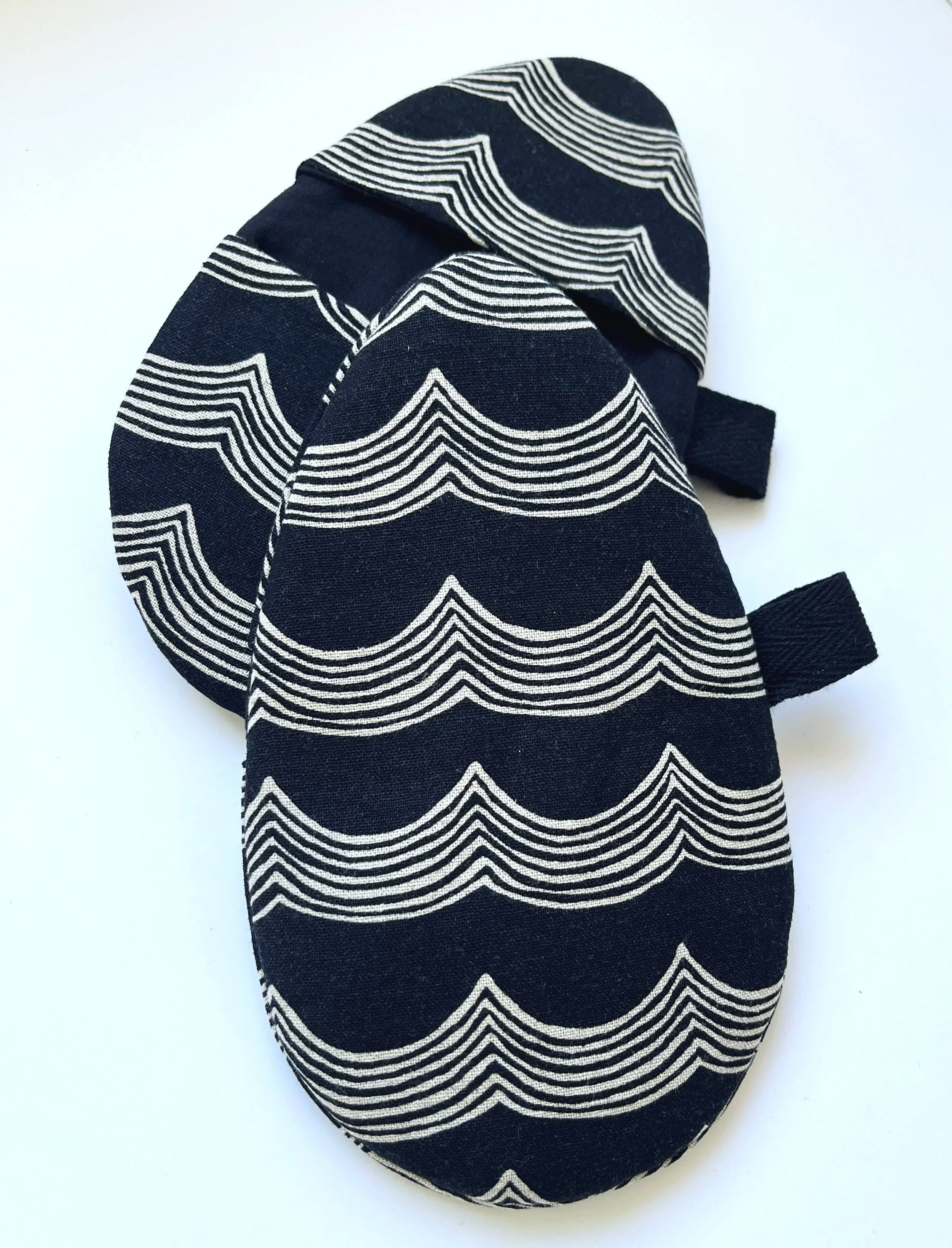 CipollaShop_MiniMitts_LinenWave_Black.jpg