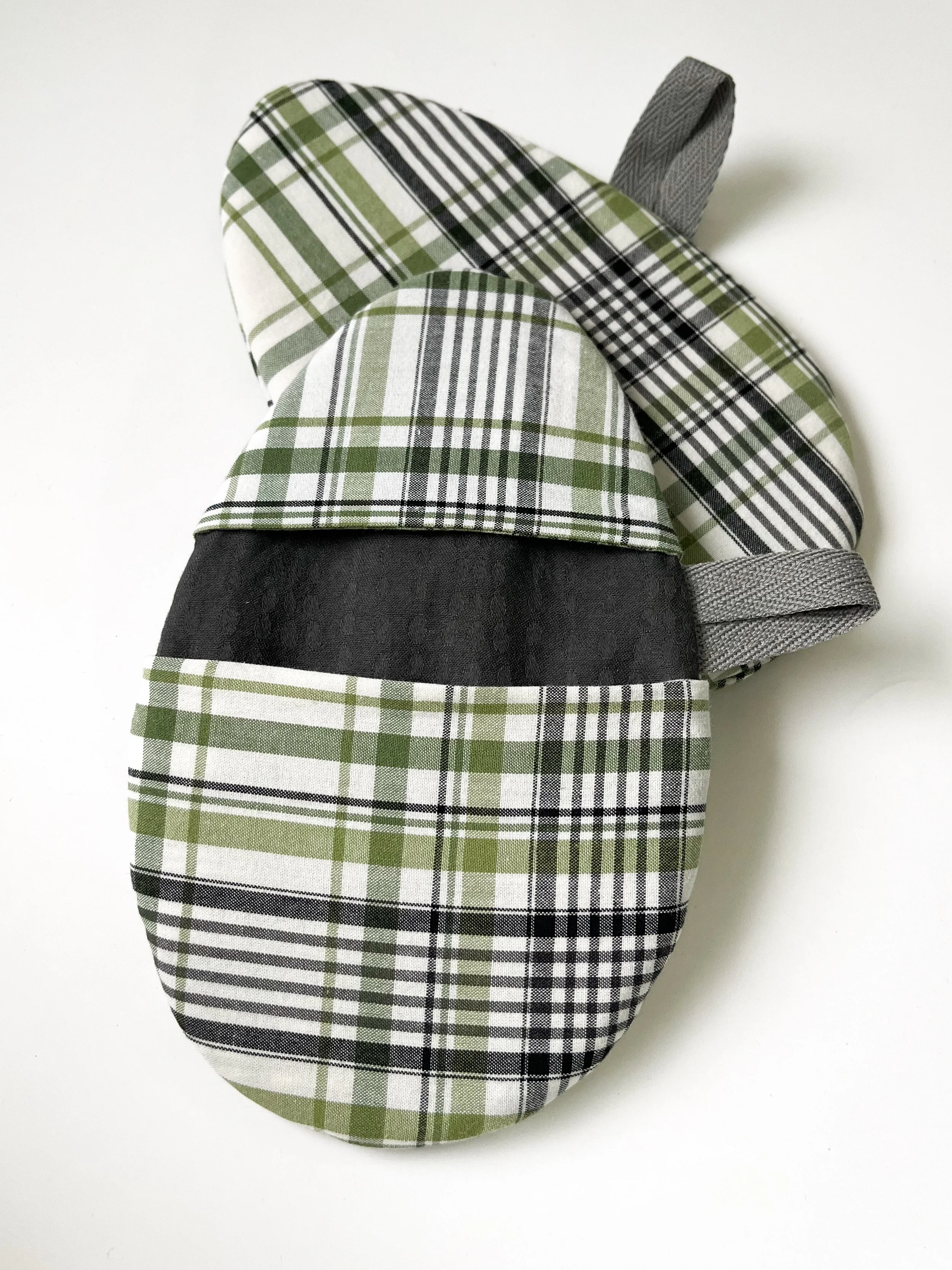 MiniMitts_GreenPlaid_CipollaShop_1.jpg
