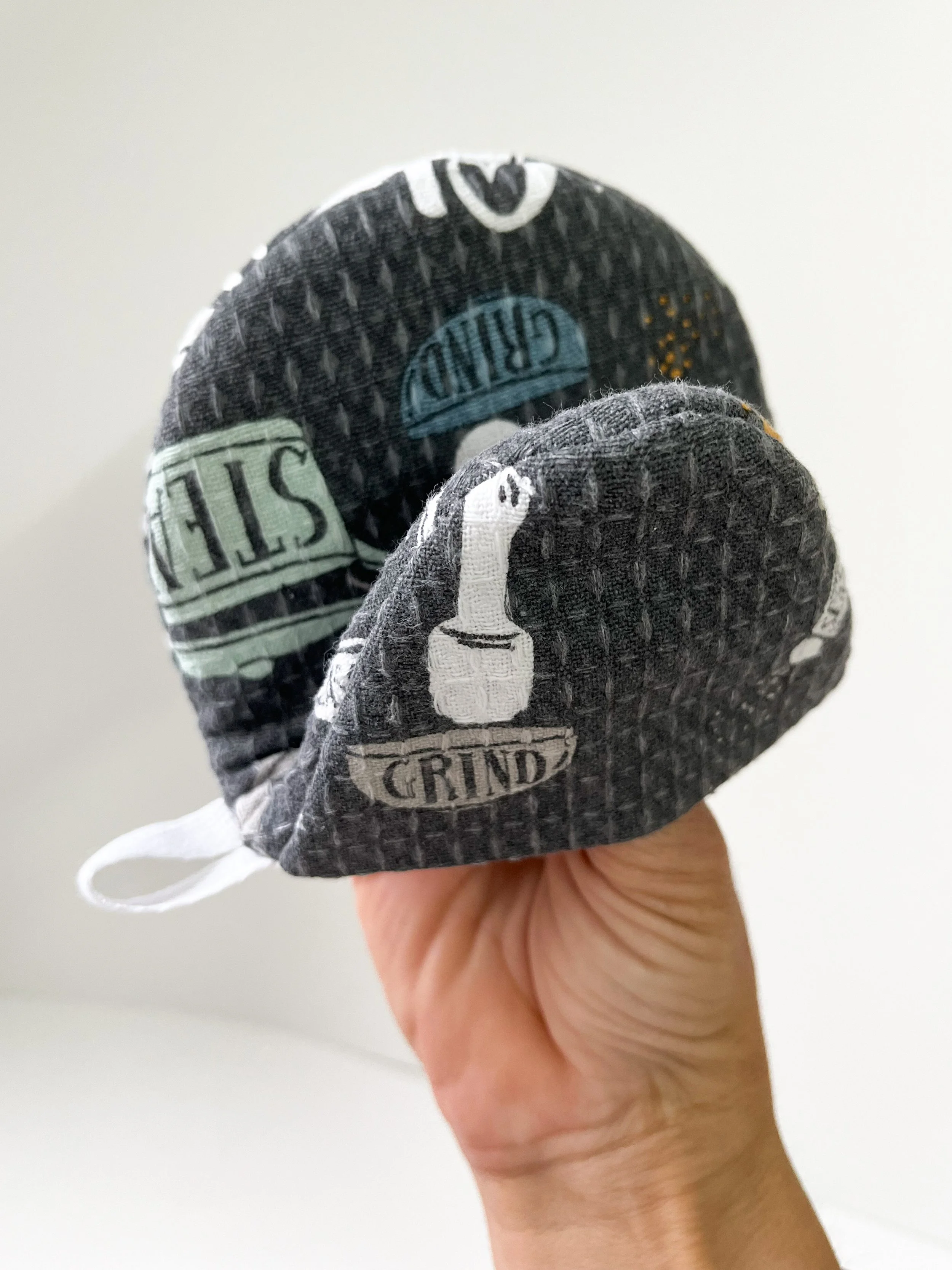 MiniMitts_ChefTowel_CipollaShop_2.jpg