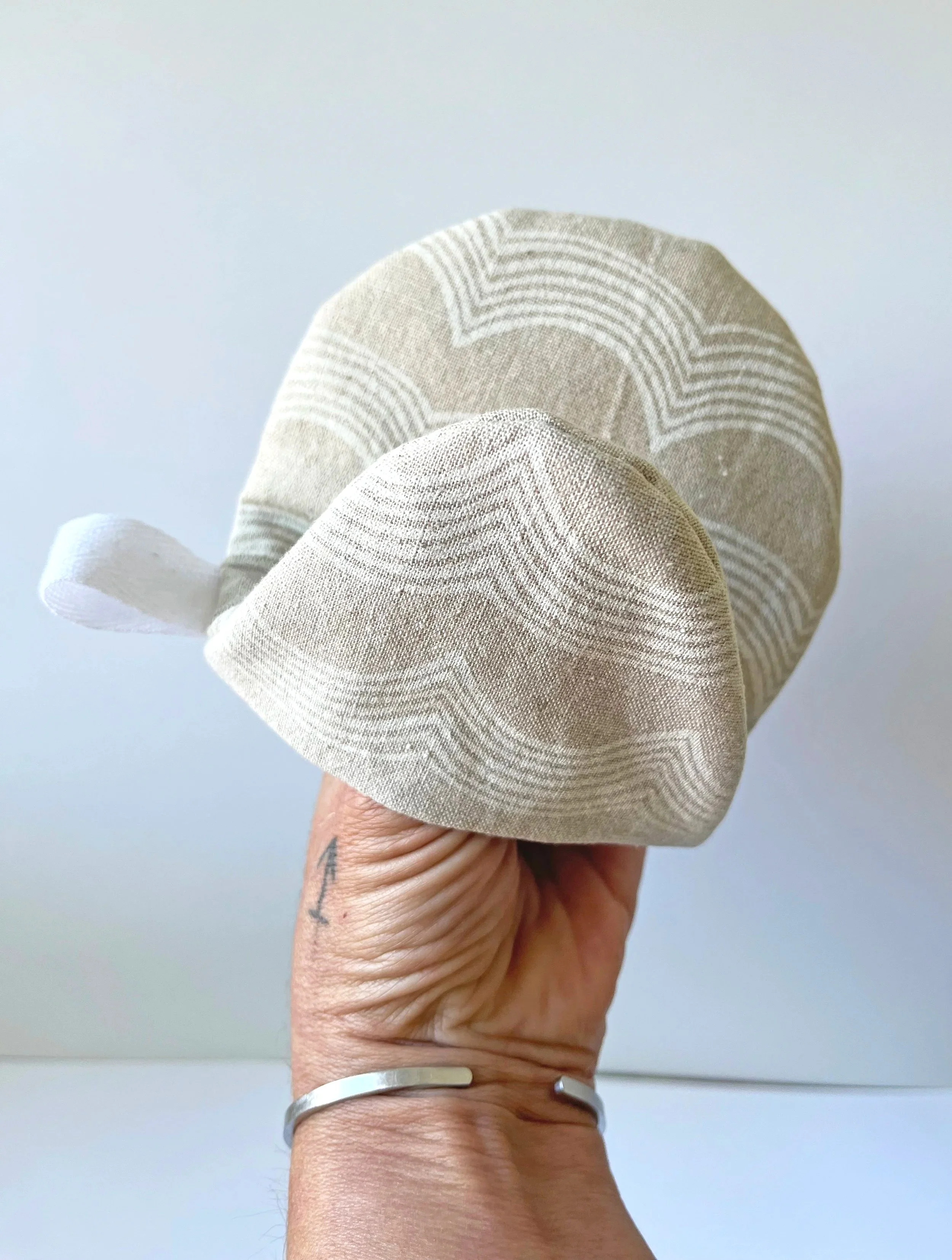 CipollaShop_MiniMitts_LinenWave_OatmealHand.jpg