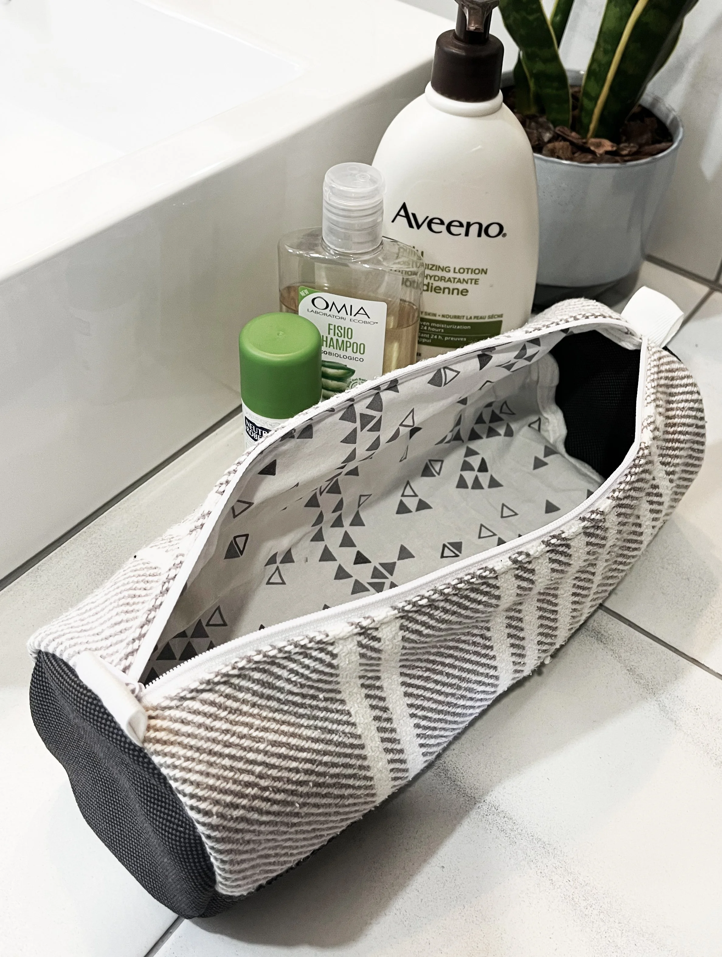 Woven Cotton Barrel Pouch - Grey & White