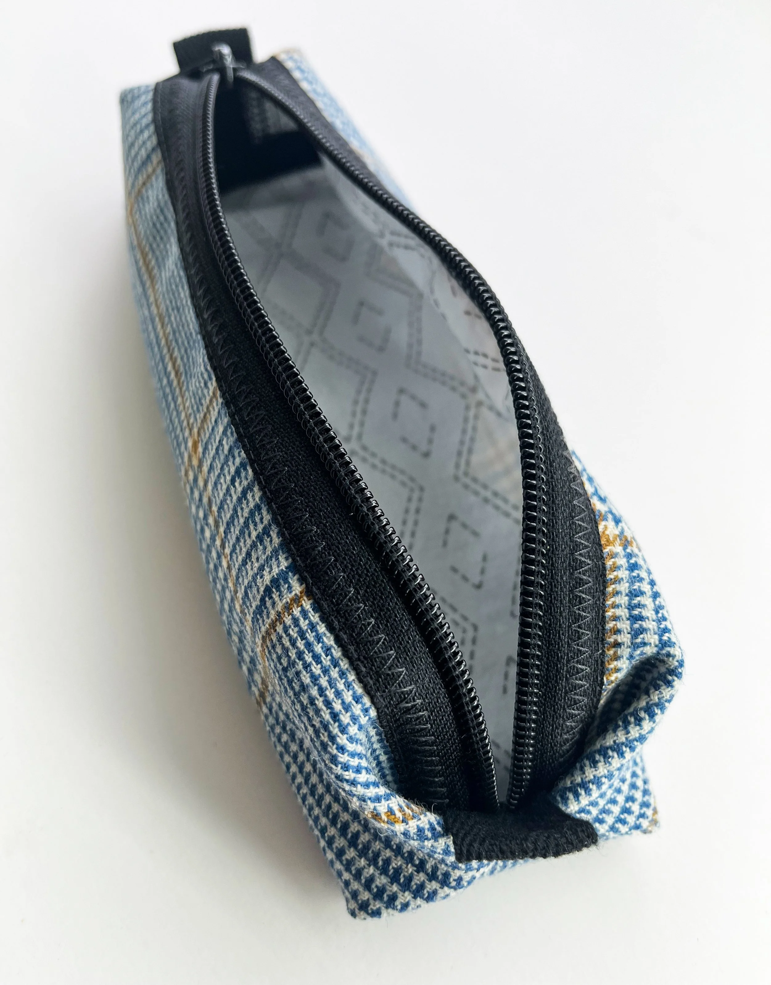CipollaPouch_PencilCase_BluePlaidWool_lining.jpg