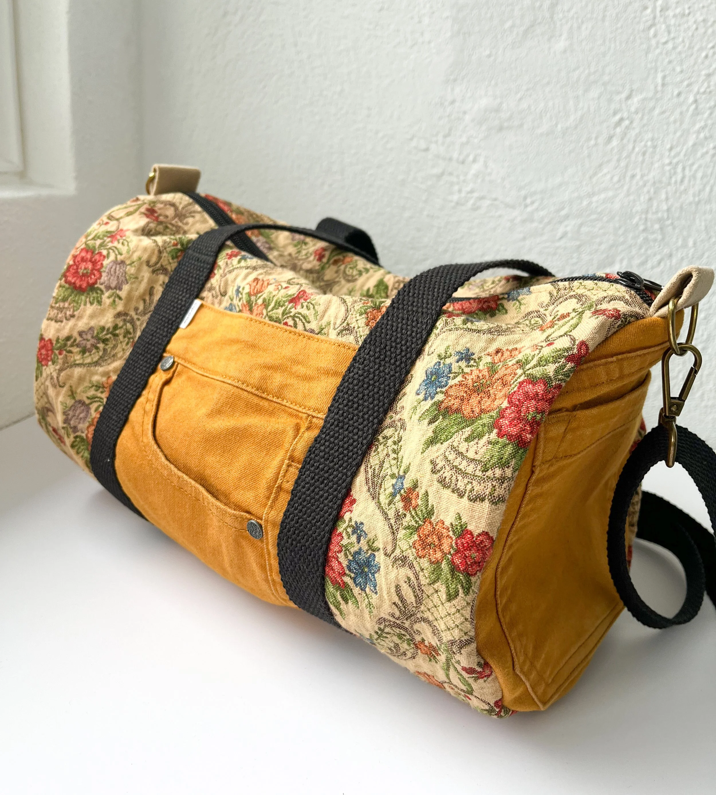 CipollaDuffleBag_VintageYellow_Angle.jpg