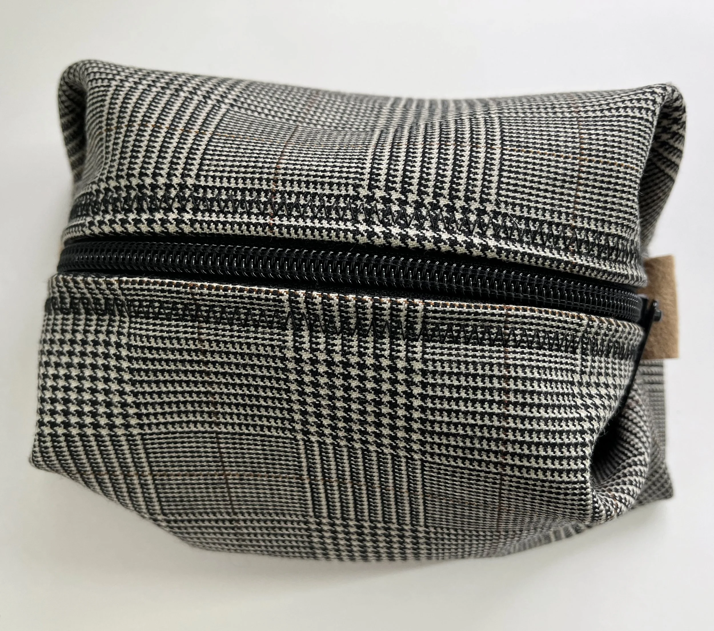 CipollaPouch_BoxyTravel_DarkPlaidWool_top.jpg