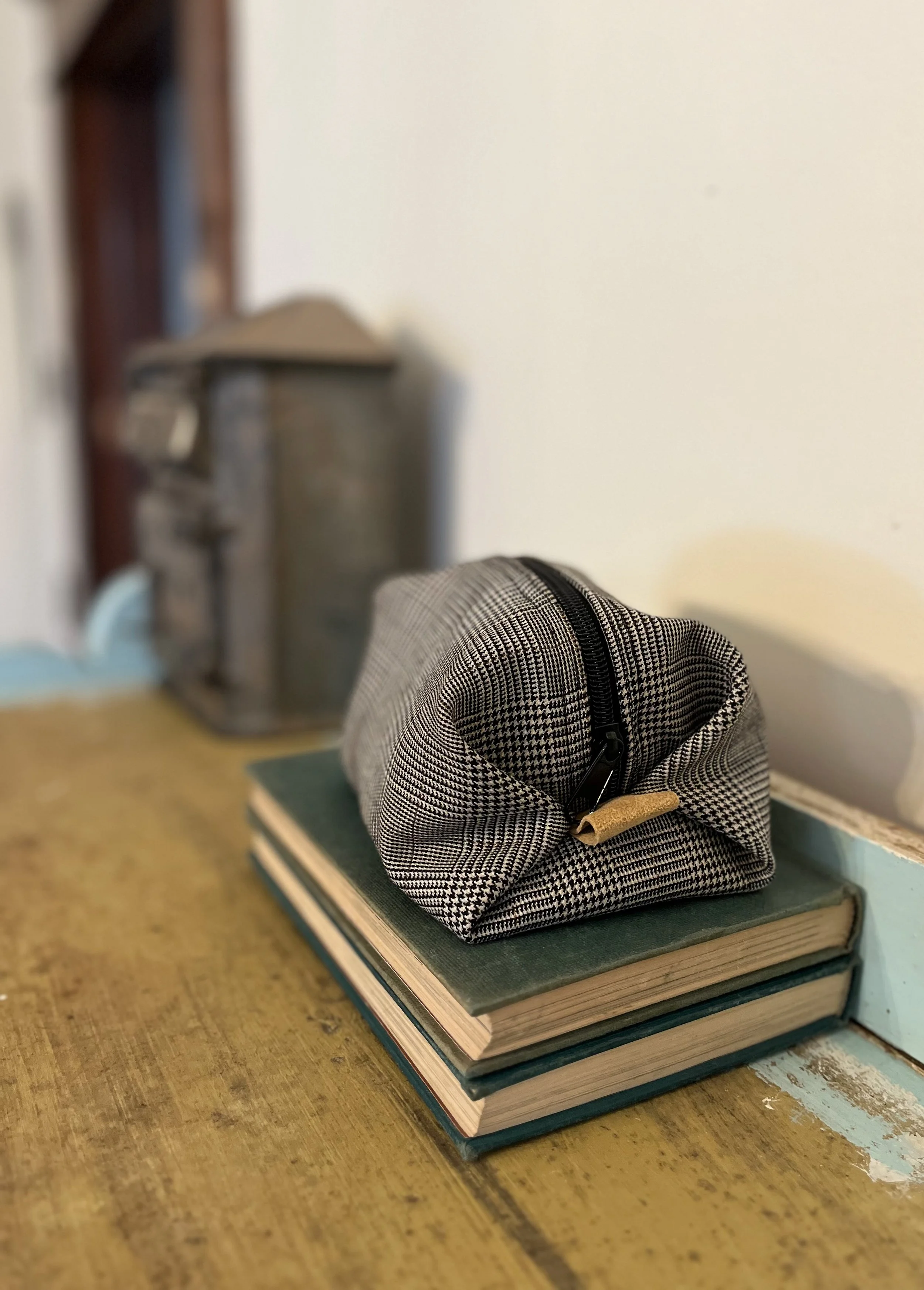 Chubby Pouch - Micro Houndstooth Plaid Suiting