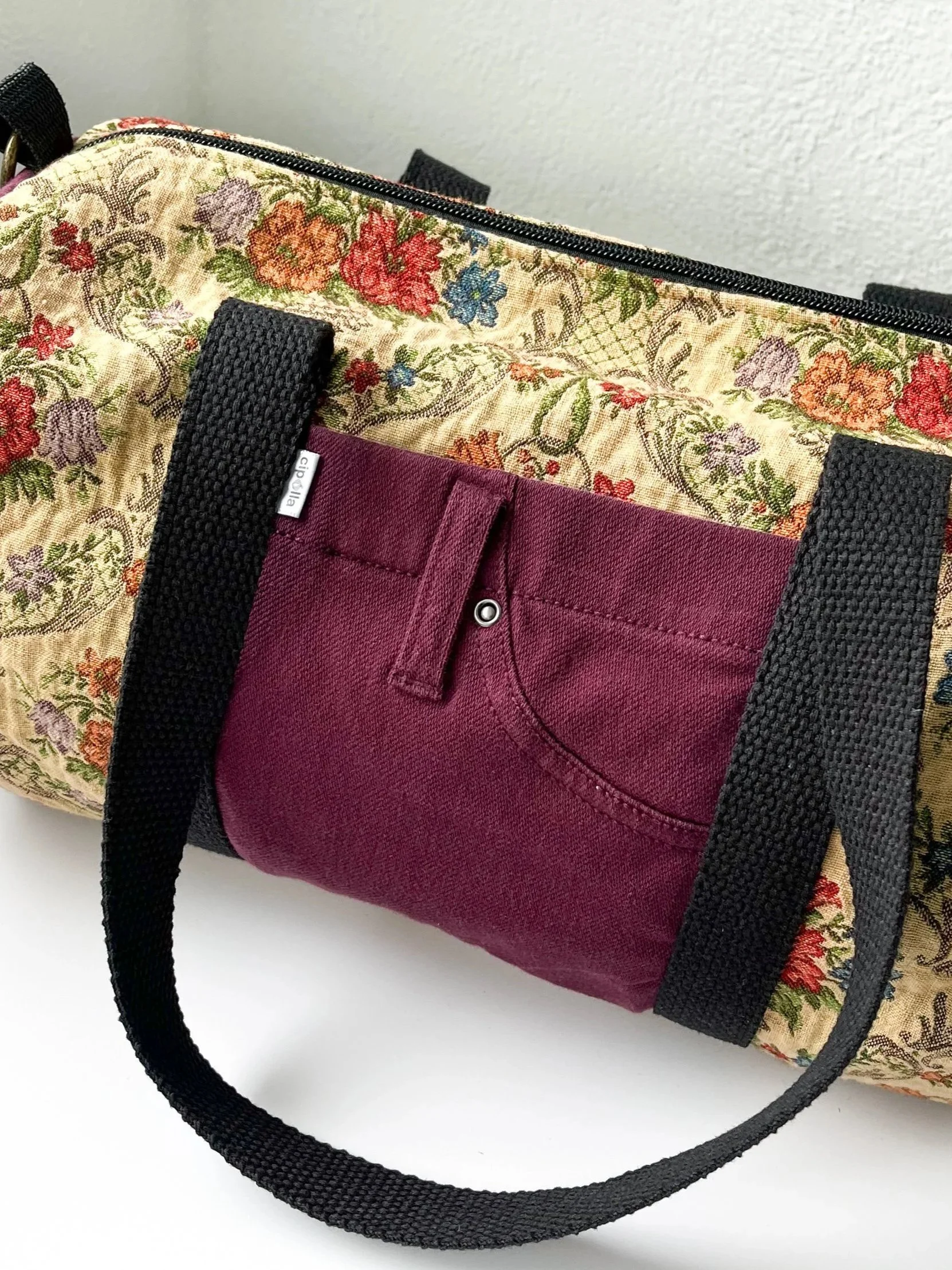 CipollaDuffleBag_AntiquePlum_Front.jpg