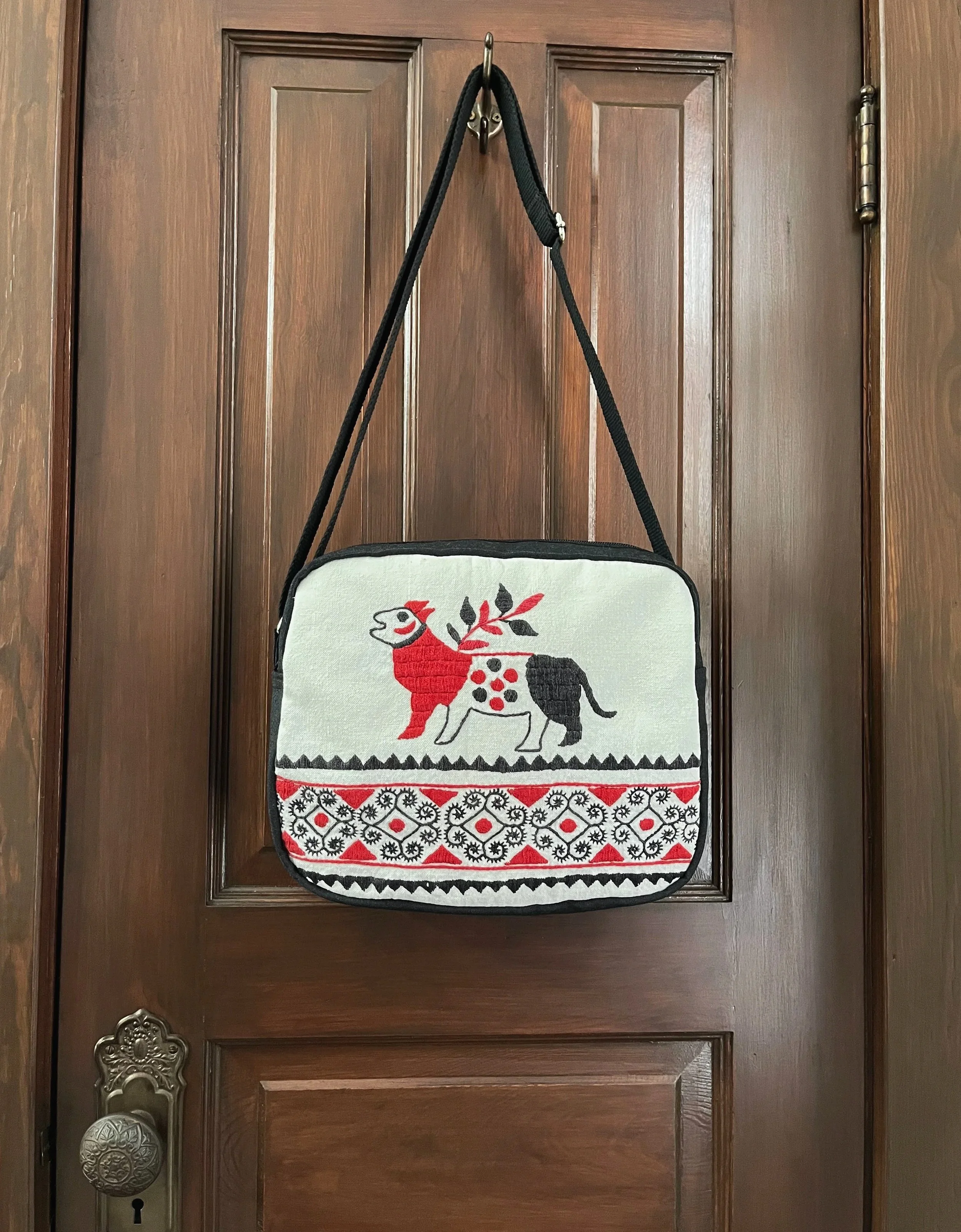 CipollaBag_LinenCowVintagePinstripe_Door.jpg