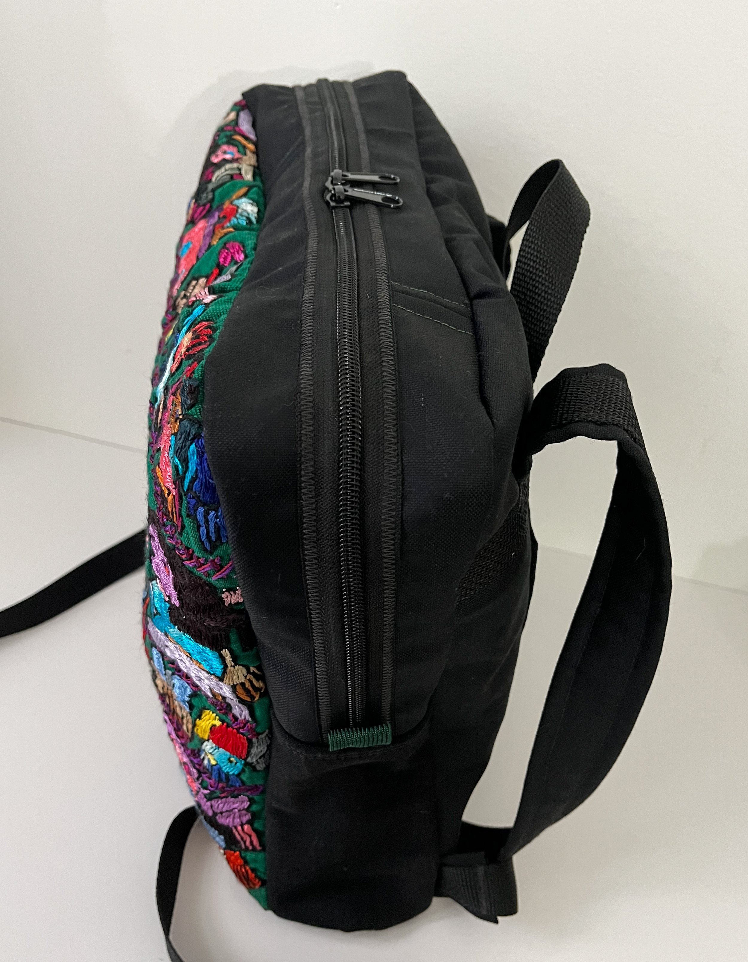 CipollaBackpack_SAEmbroidery_Zipper.jpg