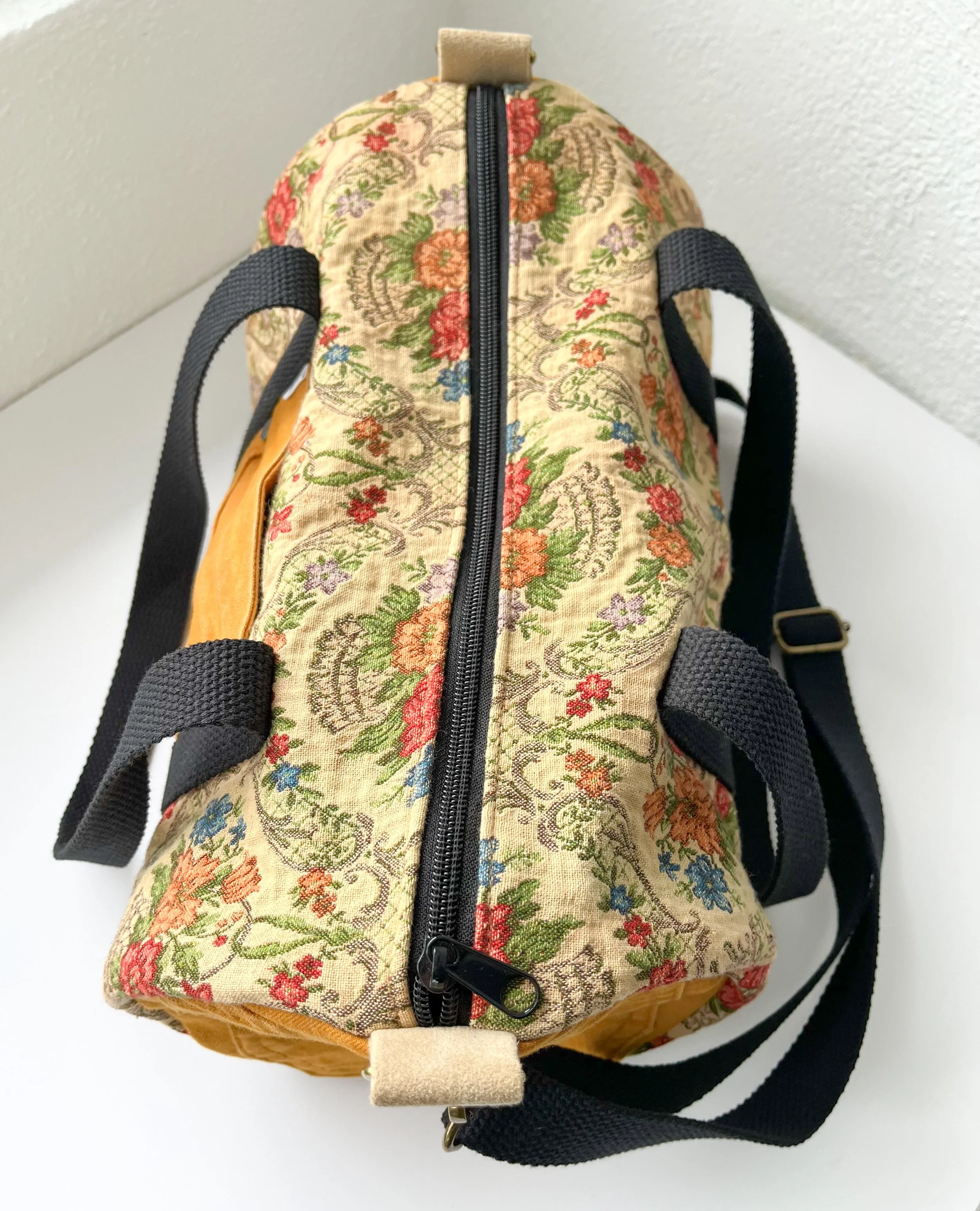 CipollaDuffleBag_VintageYellow_Zipper.jpg