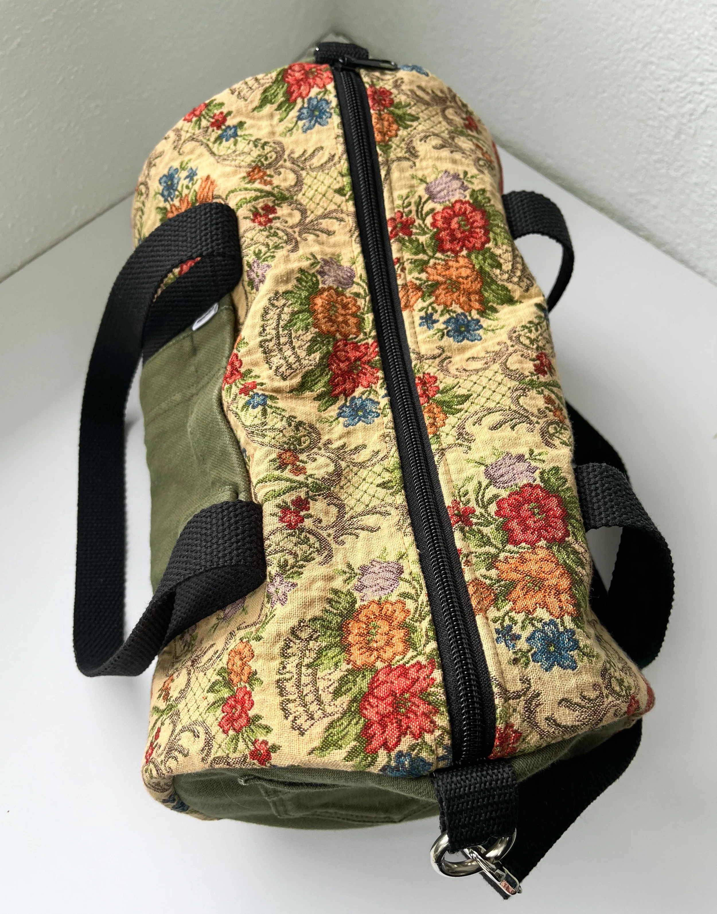 CipollaDuffleBag_AntiqueOlive_Zipper.jpg
