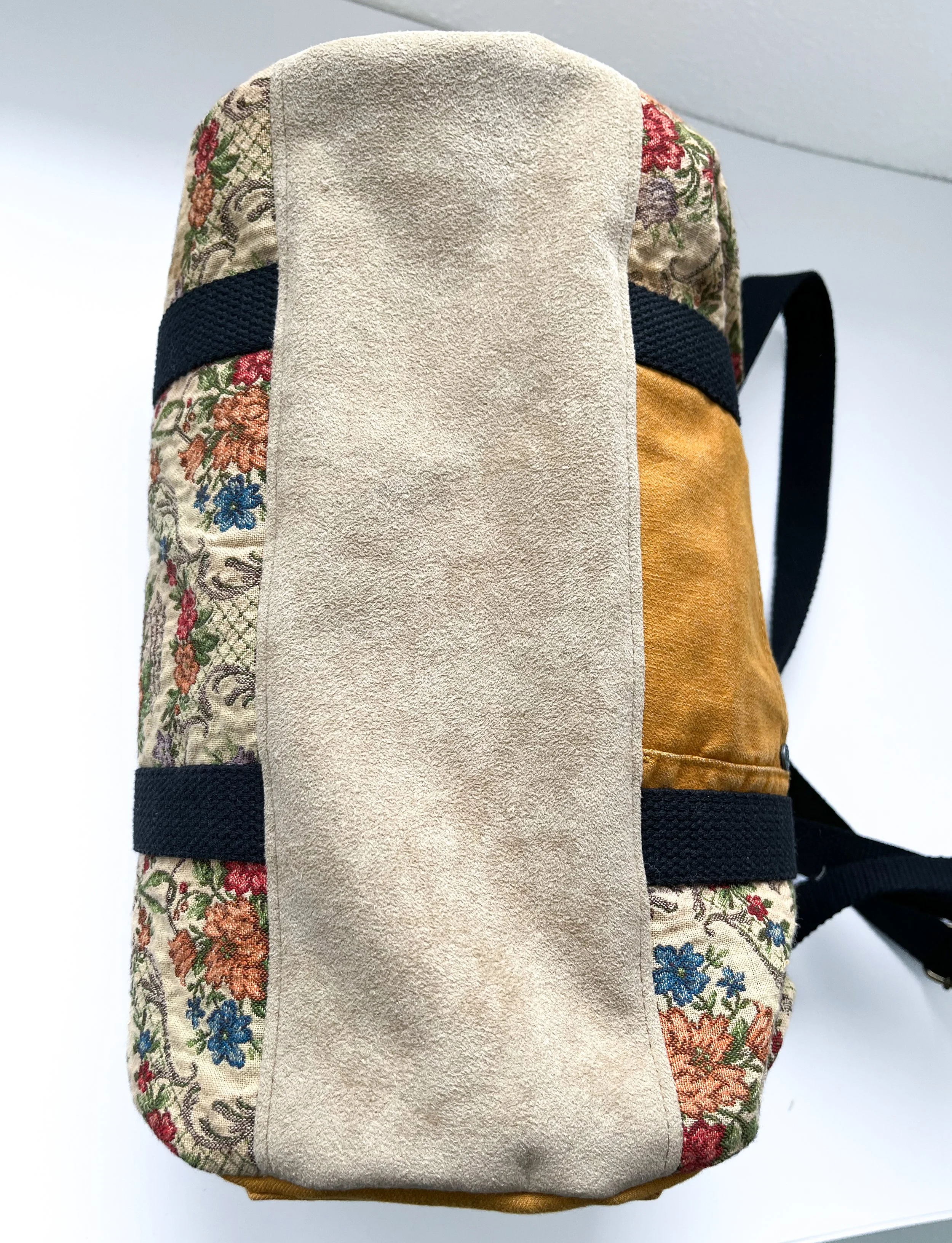 CipollaDuffleBag_VintageYellow_Bottom.jpg