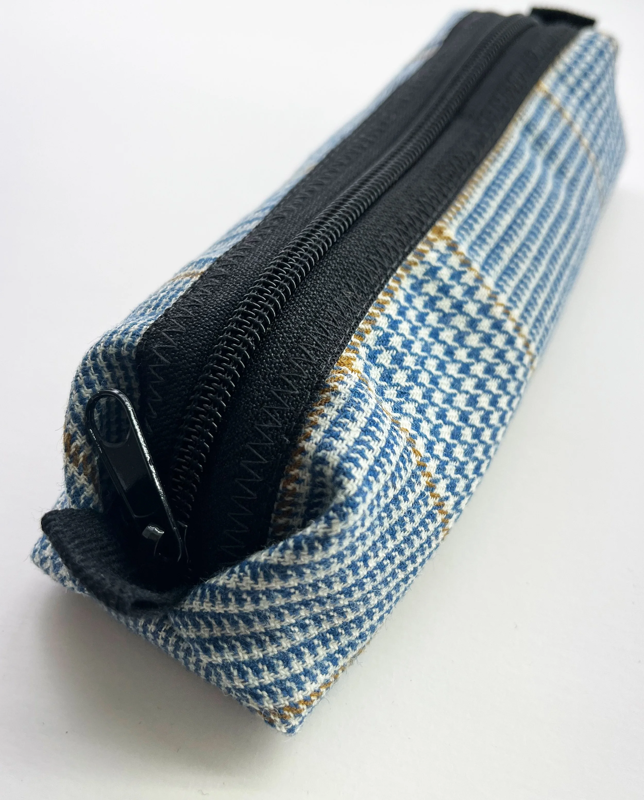 CipollaPouch_PencilCase_BluePlaidWool_zipper.jpg