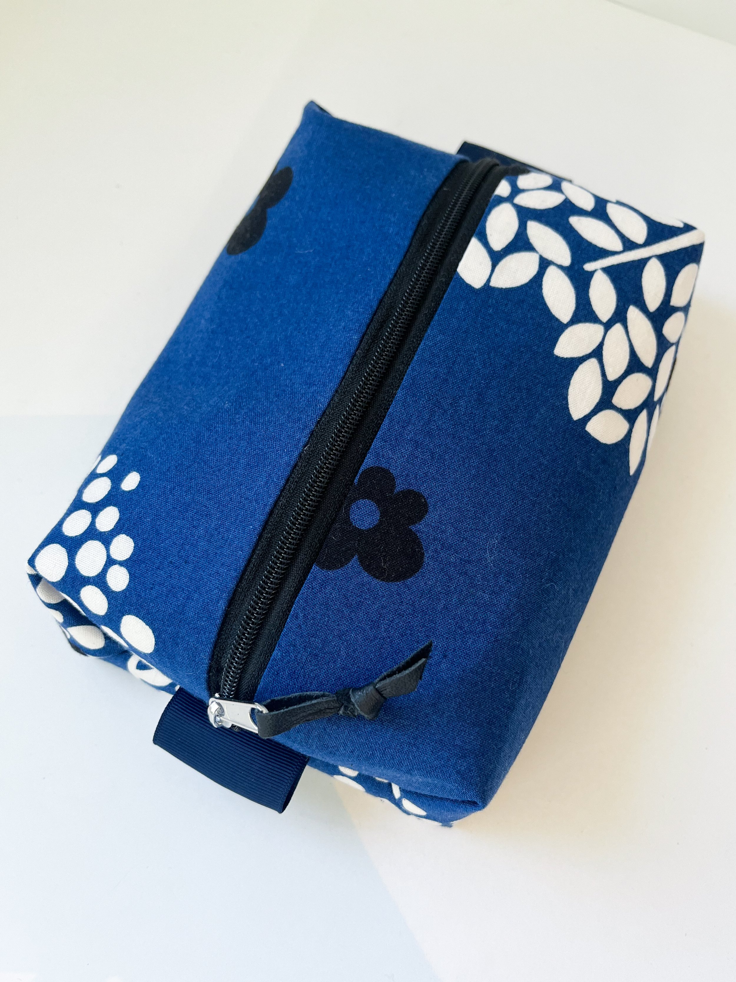 BoxyPouch_CipollaShop_IndigoTrees3.jpg