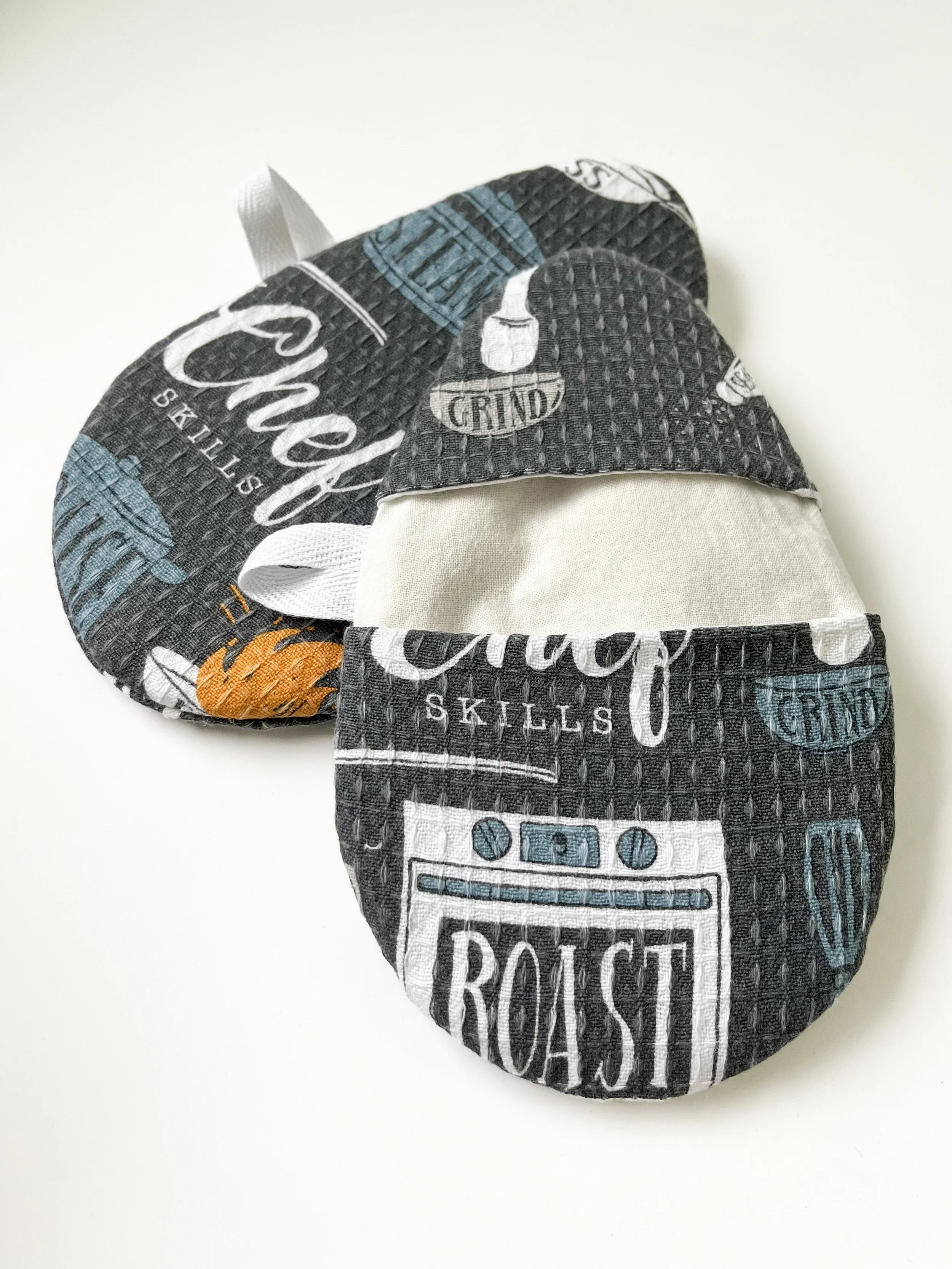 MiniMitts_ChefTowel_CipollaShop_1.jpg