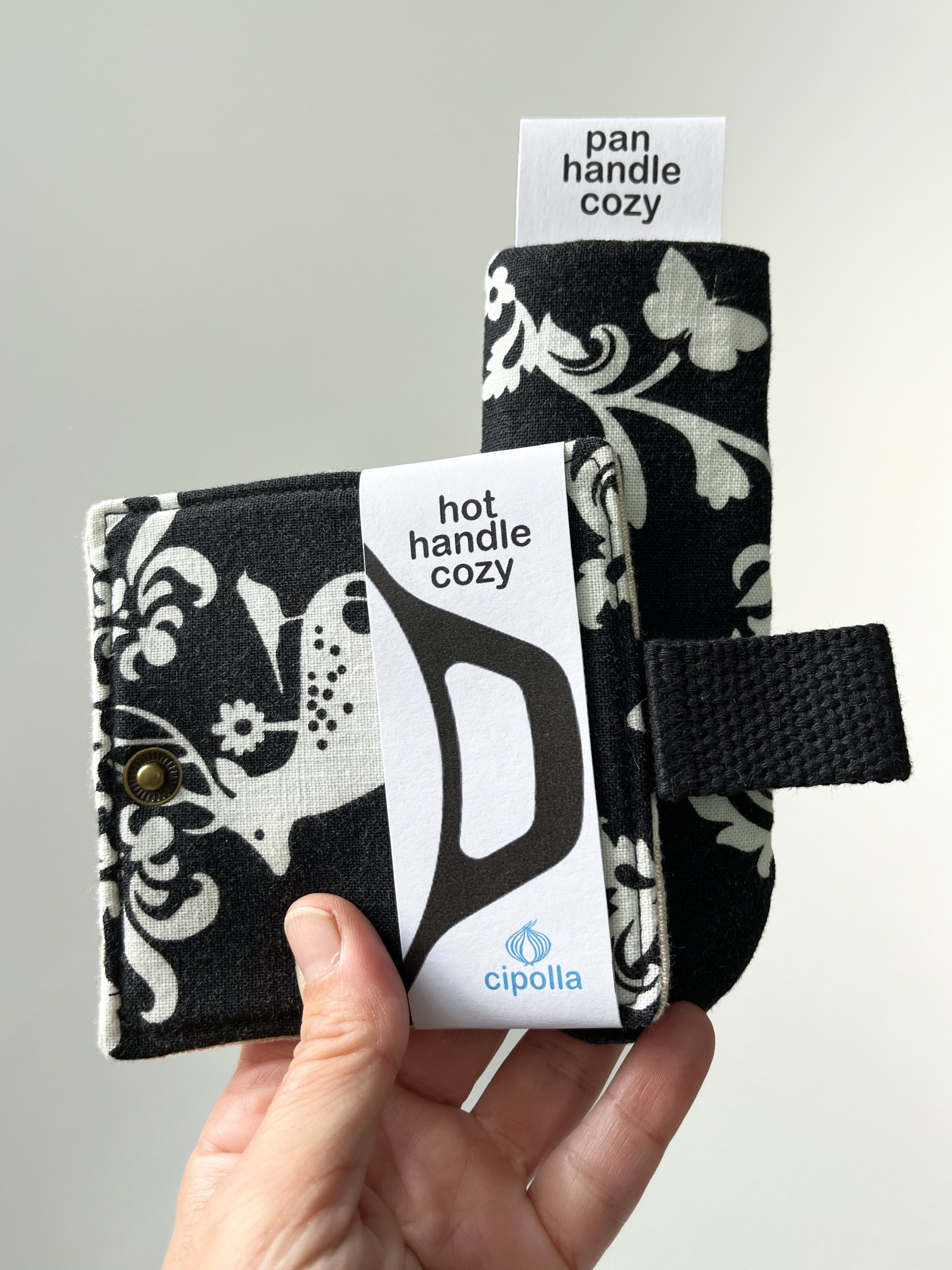 PanHandleSET_BlackDamask_CastIron_CipollaShop.jpg