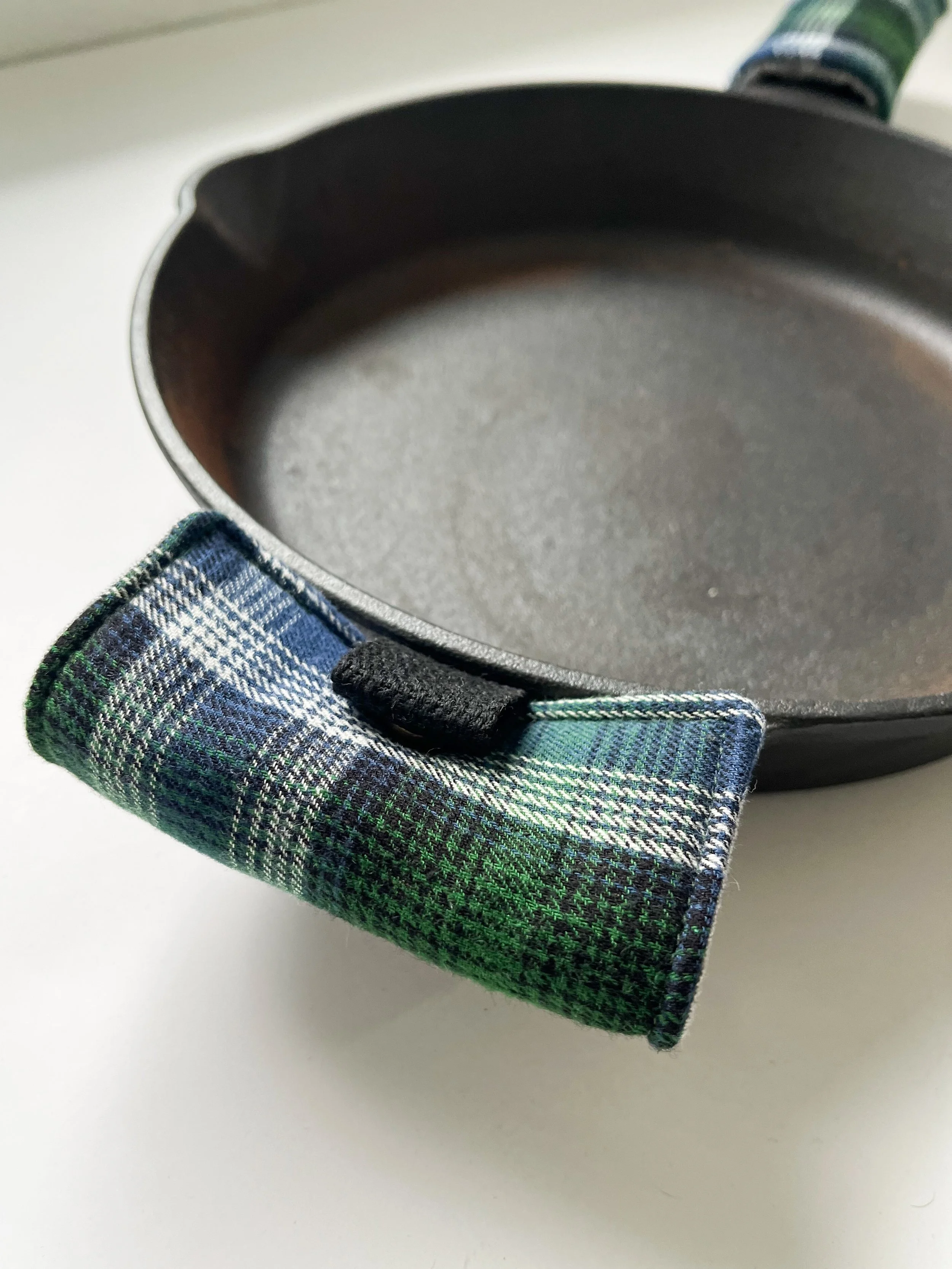 PotHandle_Plaid_CastIron_CipollaShop.jpg