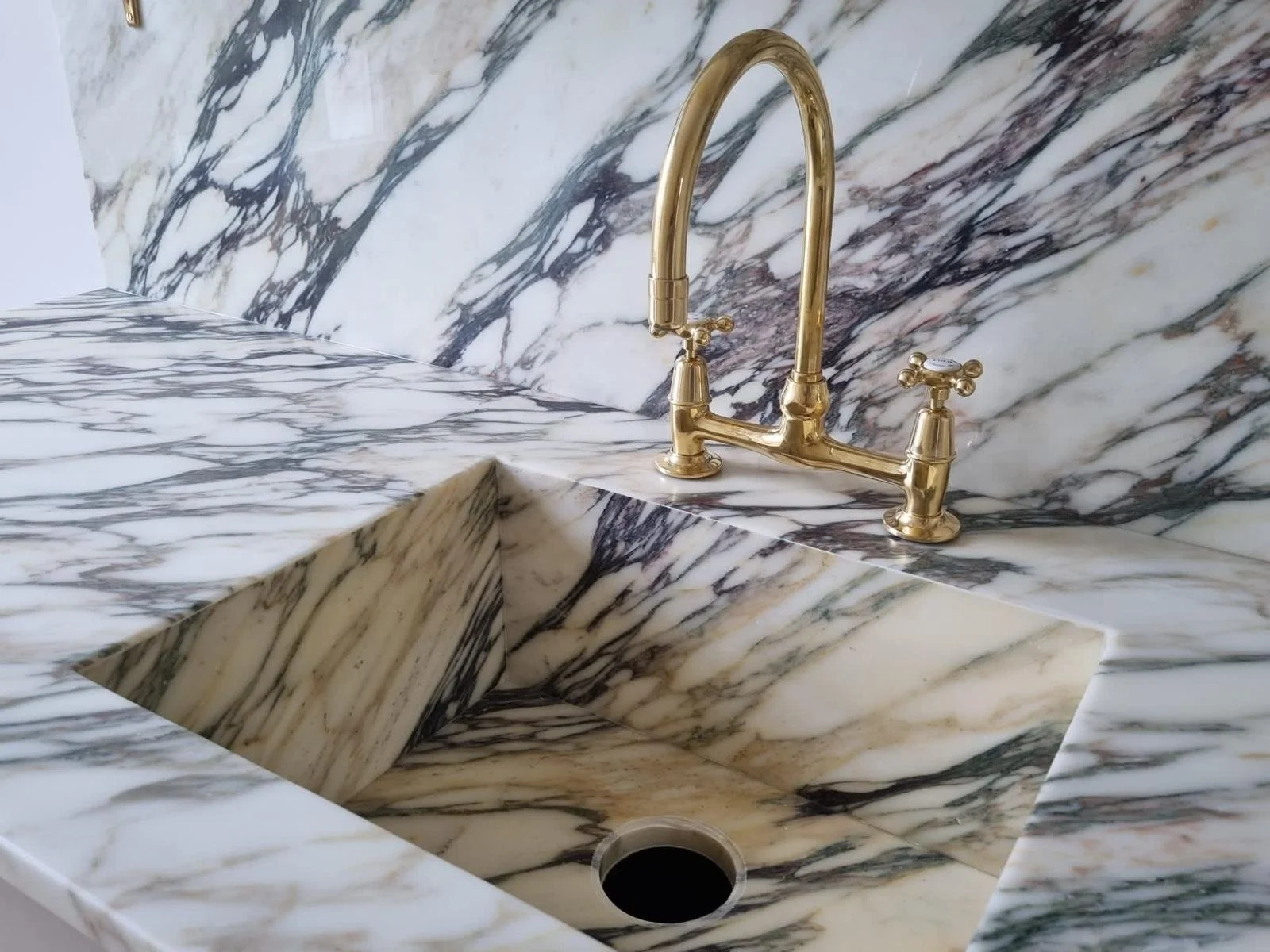 Bespoke Stone Furniture and Custom Stone Projects in the Midlands