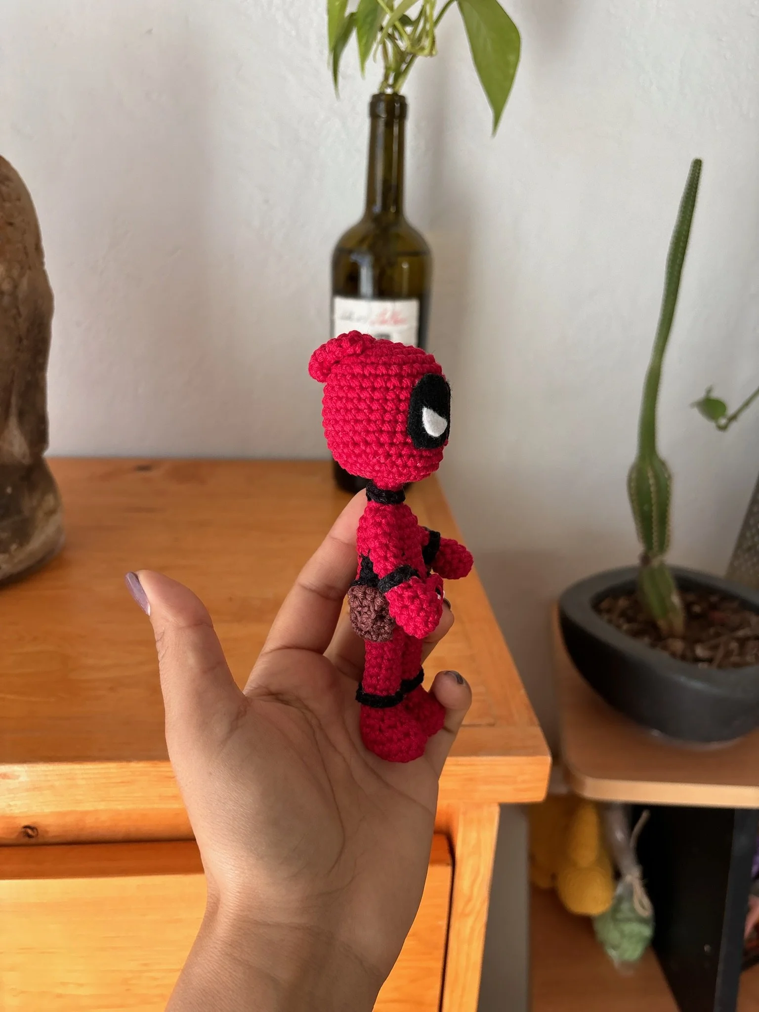 Deadpool (Full Side Profile)