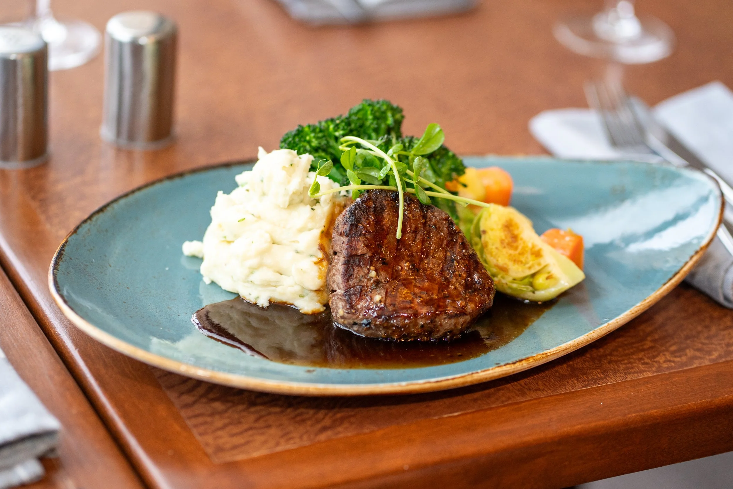 6ozTenderloin-HolidayMenu-Olio-Dec2024-1013.jpg