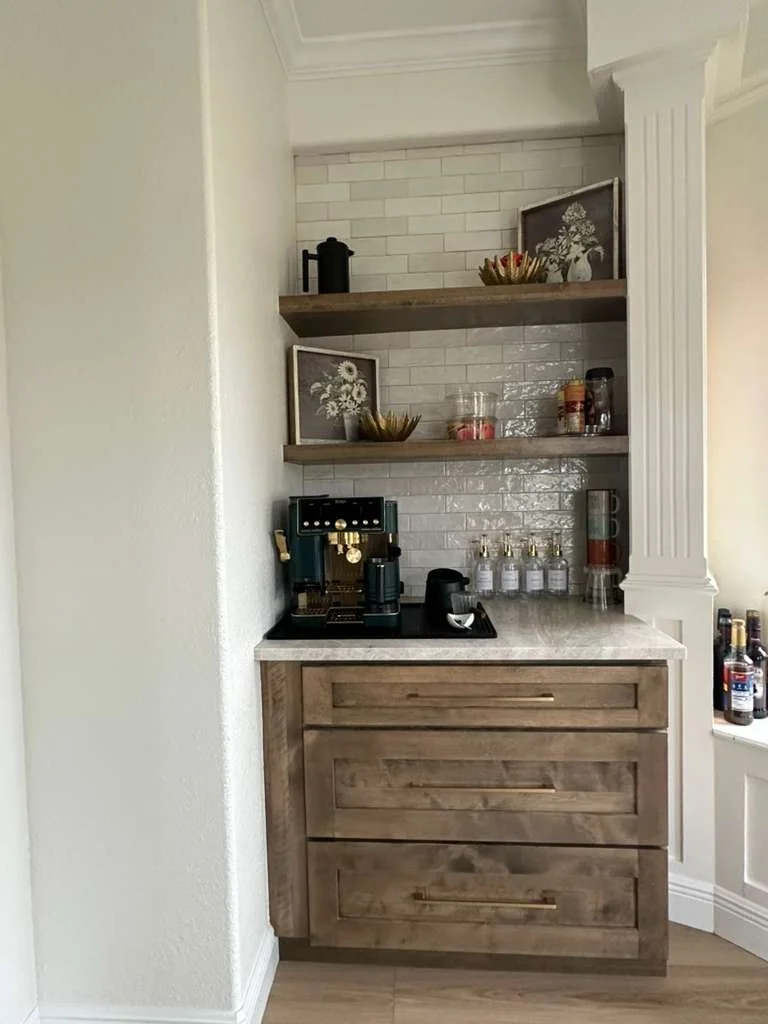 Coffee Bar. Because we don't just build, we care. This beautiful kitchen remodel showcases our dedication to thoughtful design, exceptional craftsmanship, and creating spaces that families will enjoy for generations.
Kitchen remodel in Buda
Kitchen r