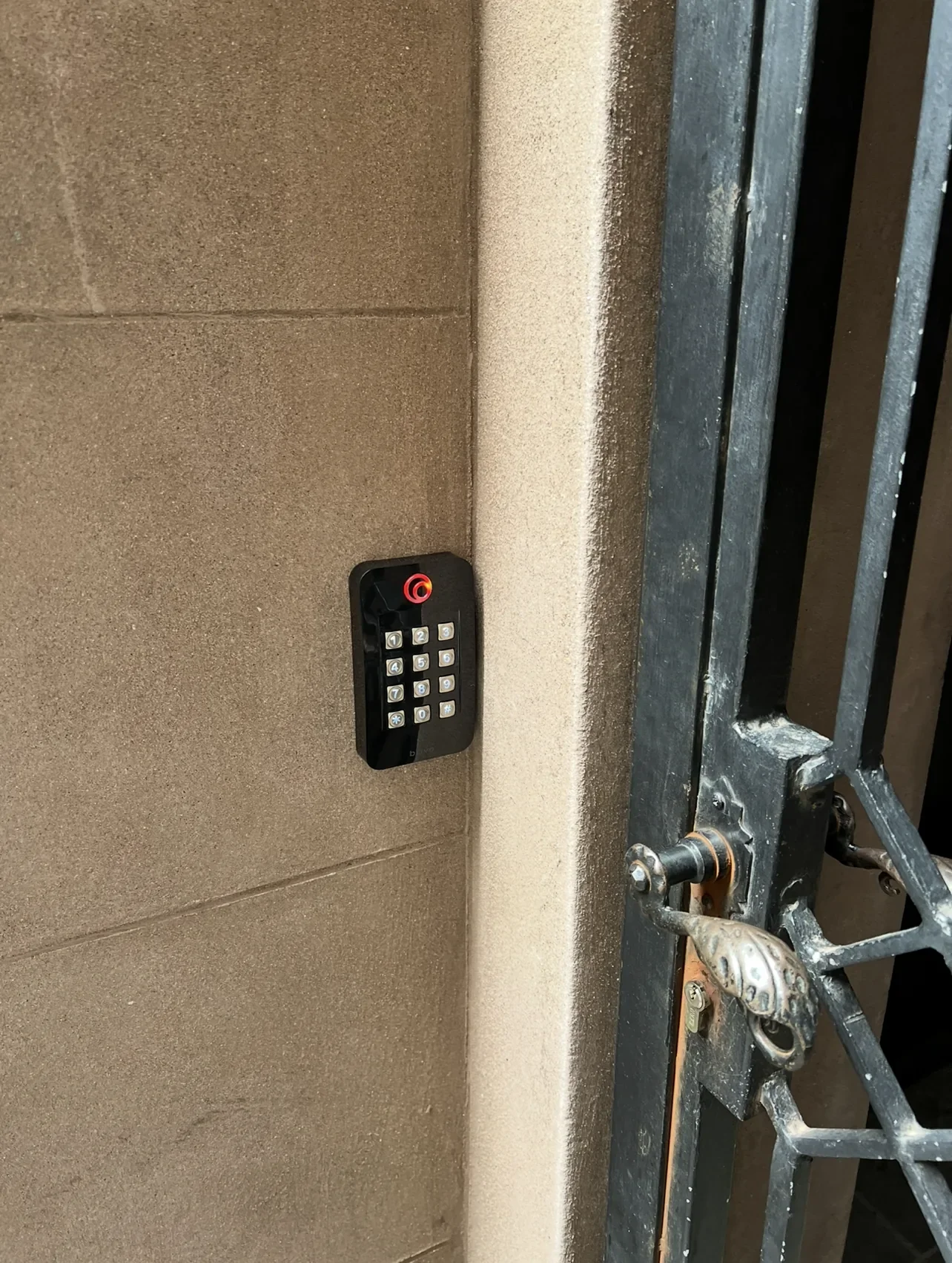 brivo-keypad-access-control-gate-impera-security.webp
