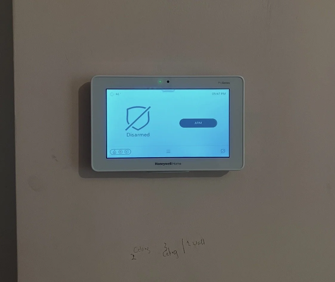 Honeywell ProSeries 7-inch secondary wireless security touchscreen keypad. 