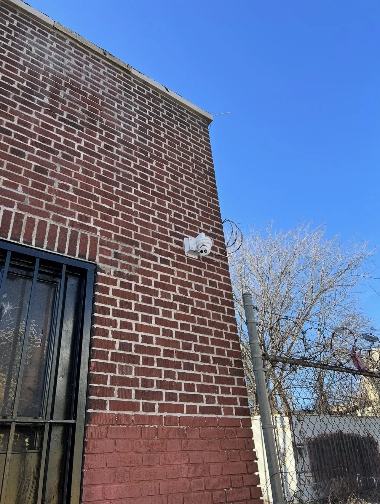 security-camera-brick-wall-installation-impera-security.webp