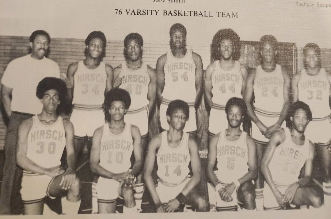 mike-robinson-hirsch-varsity-basketball-team-photo.jpg