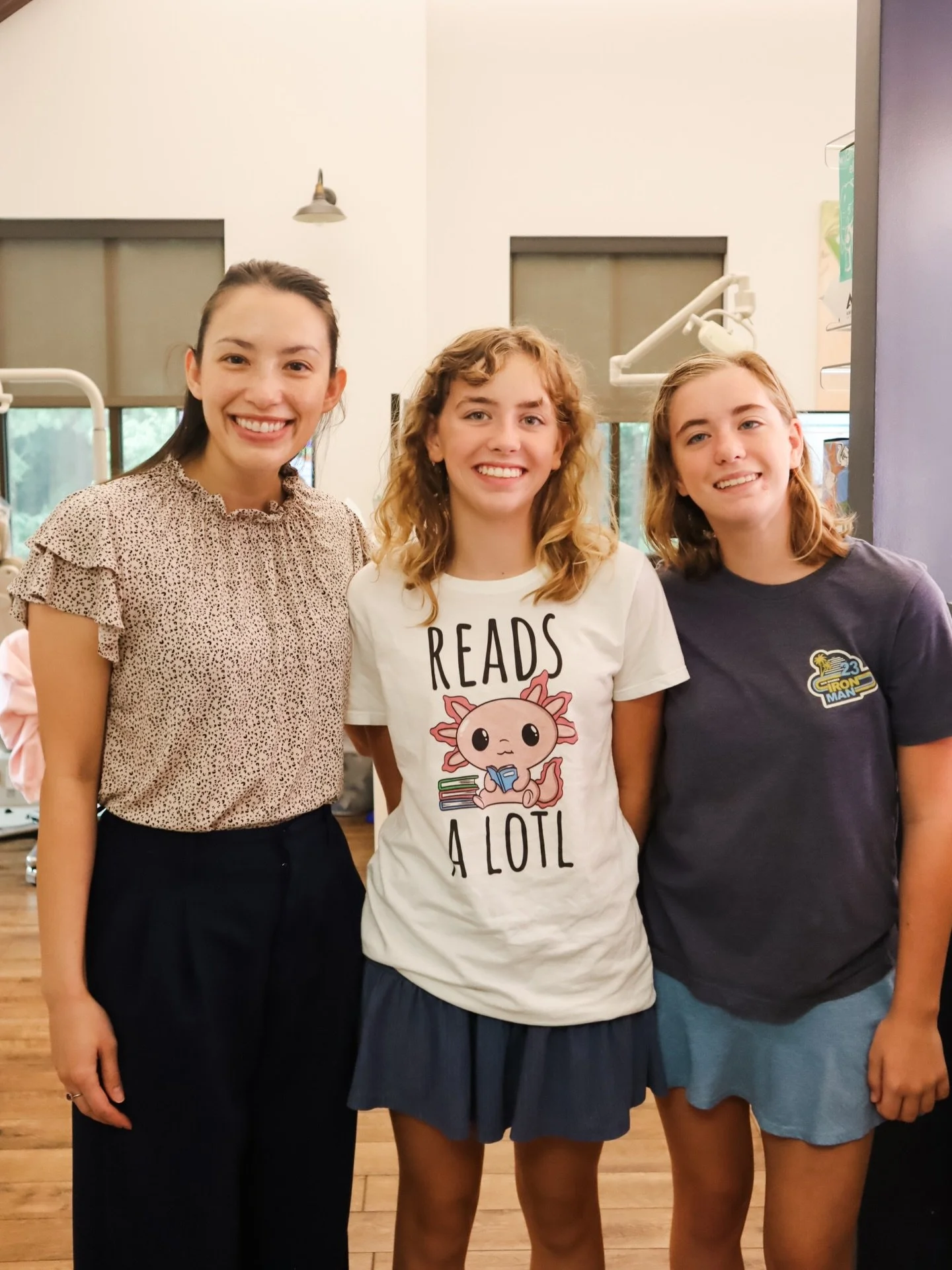What a day for these girls! Beautiful smiles all around 🤩😍🤩

&mdash;
#palmettofamilyortho #pfofamily #debondday #smilereveal