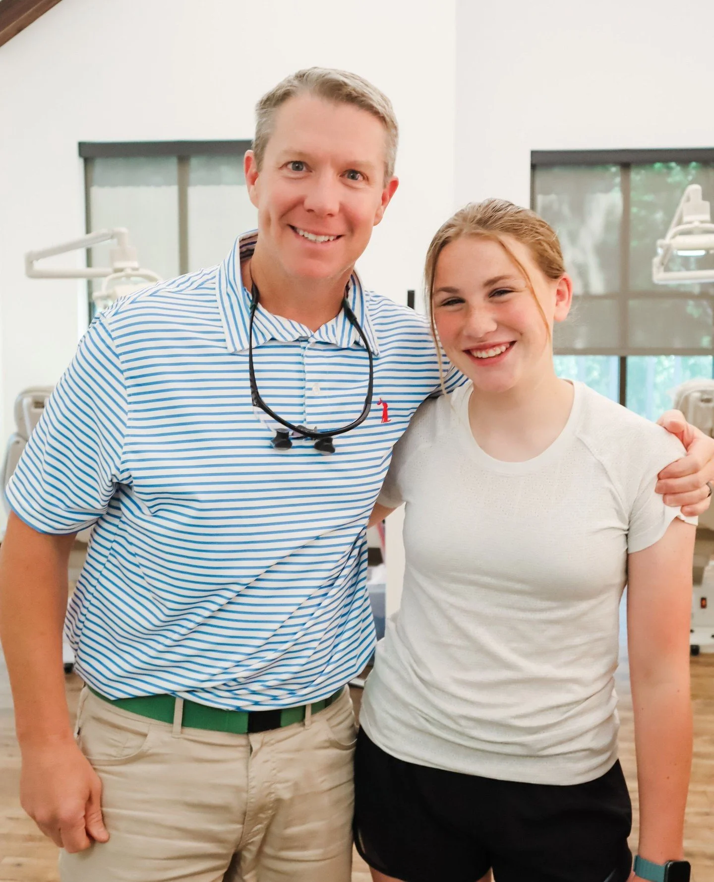 Huuuuuge day for this girl 😆 Congrats on your new smile!⁠
⁠
⁠
#palmettofamilyortho #greenvillesc #greenvilleortho #orthodontics #upstatesc #yeahthatgreenville #gvltoday #damonbraces #invisalign #topinvisalignprovidersc #braces #bluediamondplusinvisa