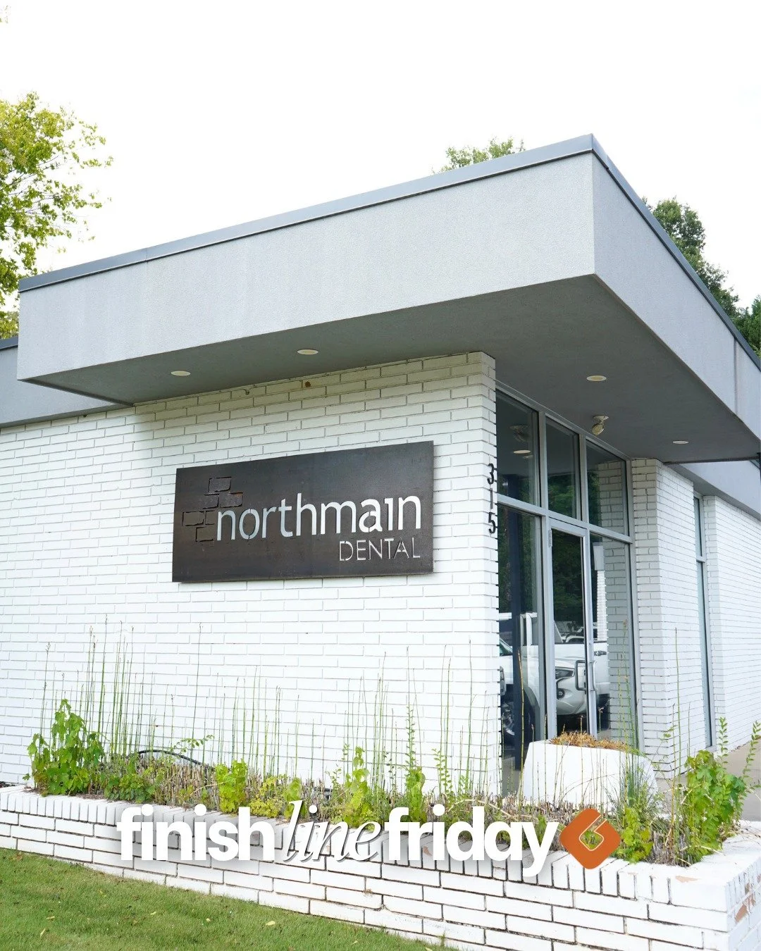 Finish Line Friday at North Main Dental 🏗️ 

This one was extra special. We had the opportunity to create a second space for our good friend, Dr. Judson Suber, owner of West End Dental.

We revitalized an existing building at the end of Wade Hampton