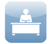 Silhouette d'une personne assise derrière un bureau, vue de face, sur un fond bleu