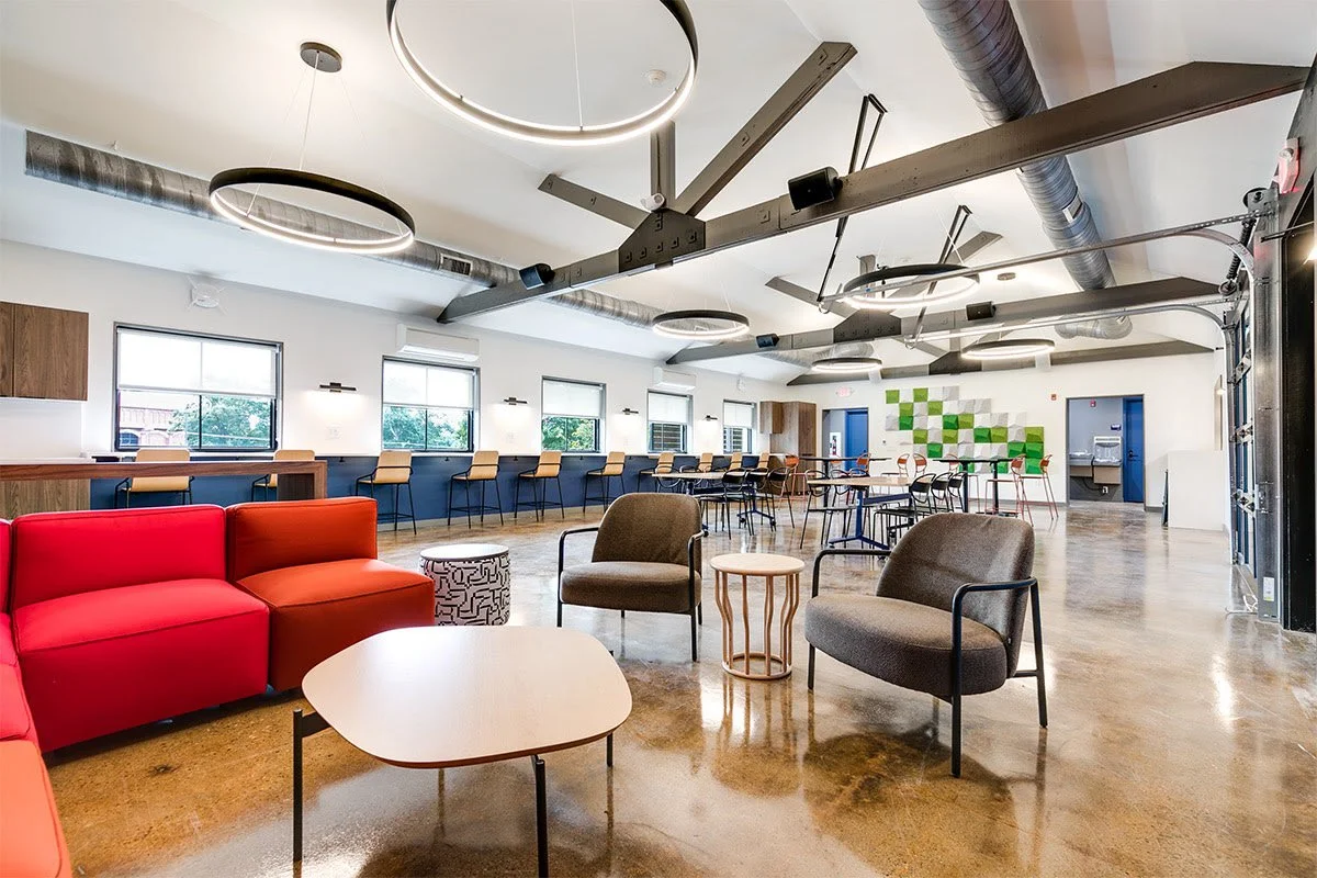 UR-Lounge-4.jpg