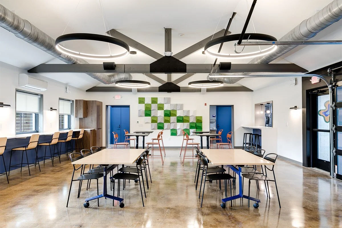 UR-Lounge-7.jpg