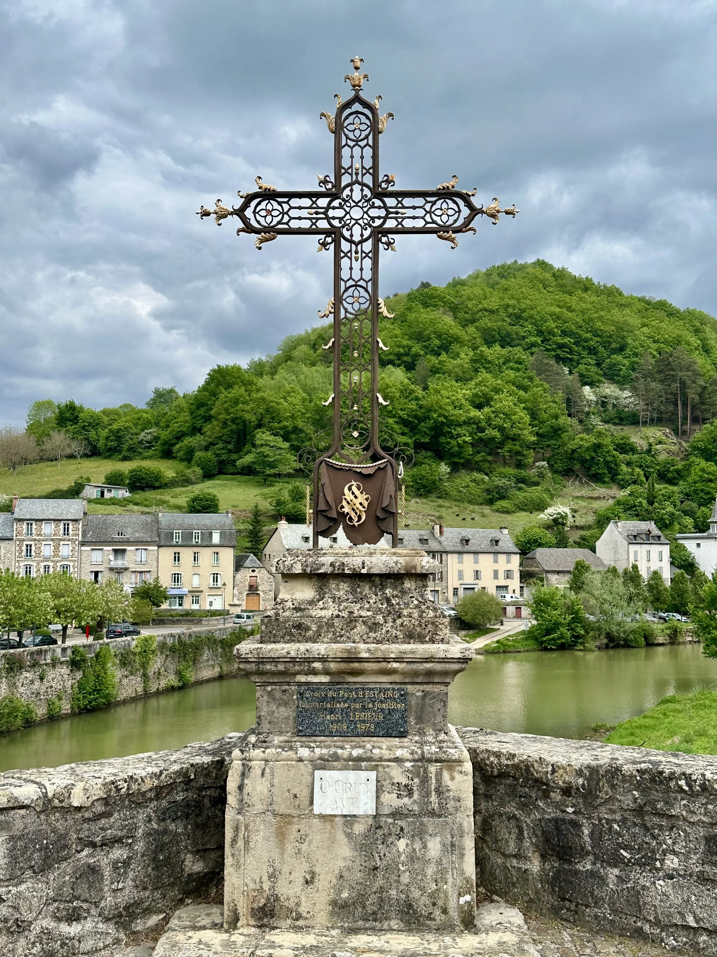 The Story of the Estaing Cross on the Via Podiensis (GR65)