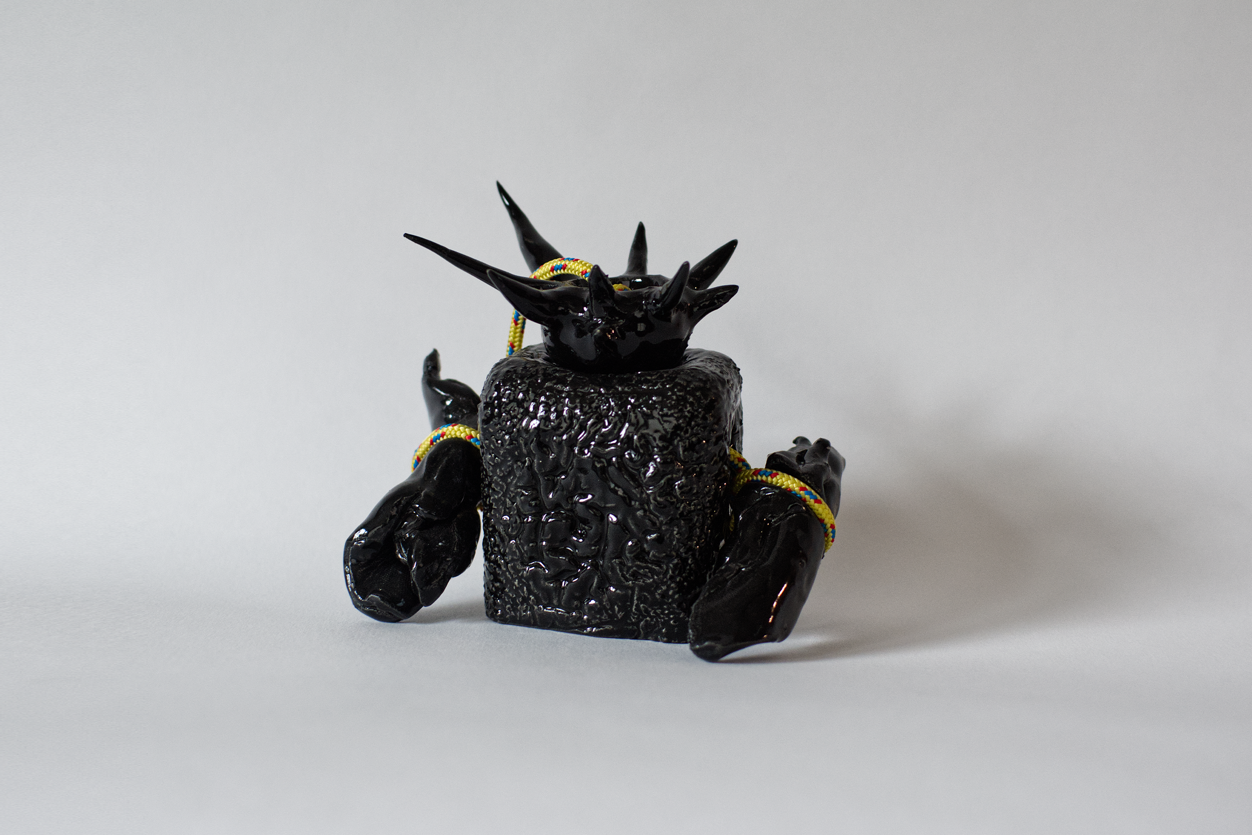 Anti Playdoll 02 - Ceramic 12x14cm