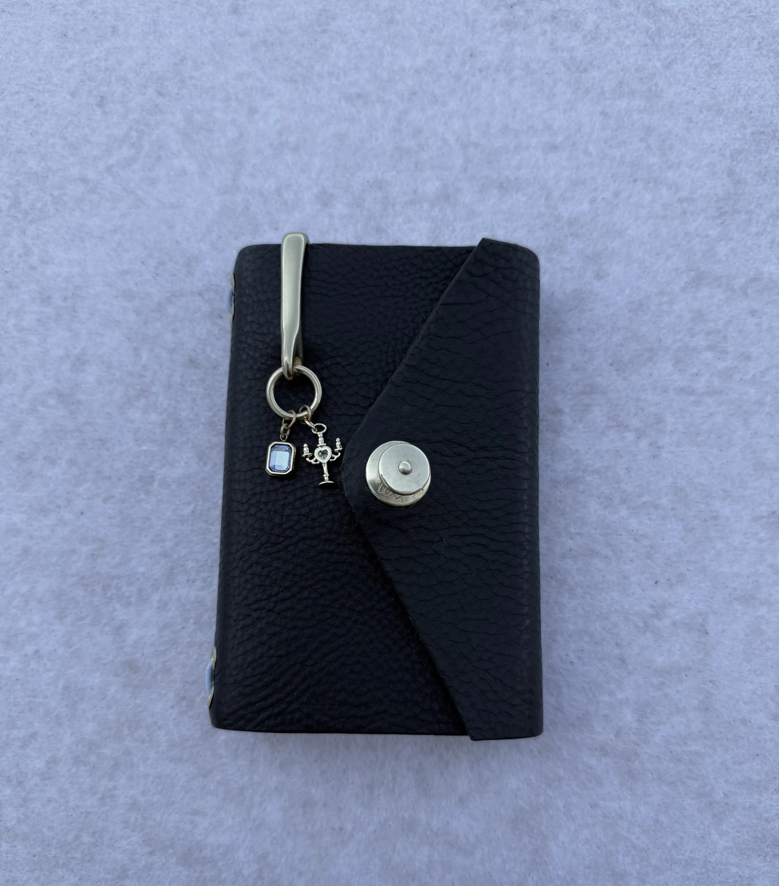 The Quiet Place - Black - incl. Held Clasp 2 Charms