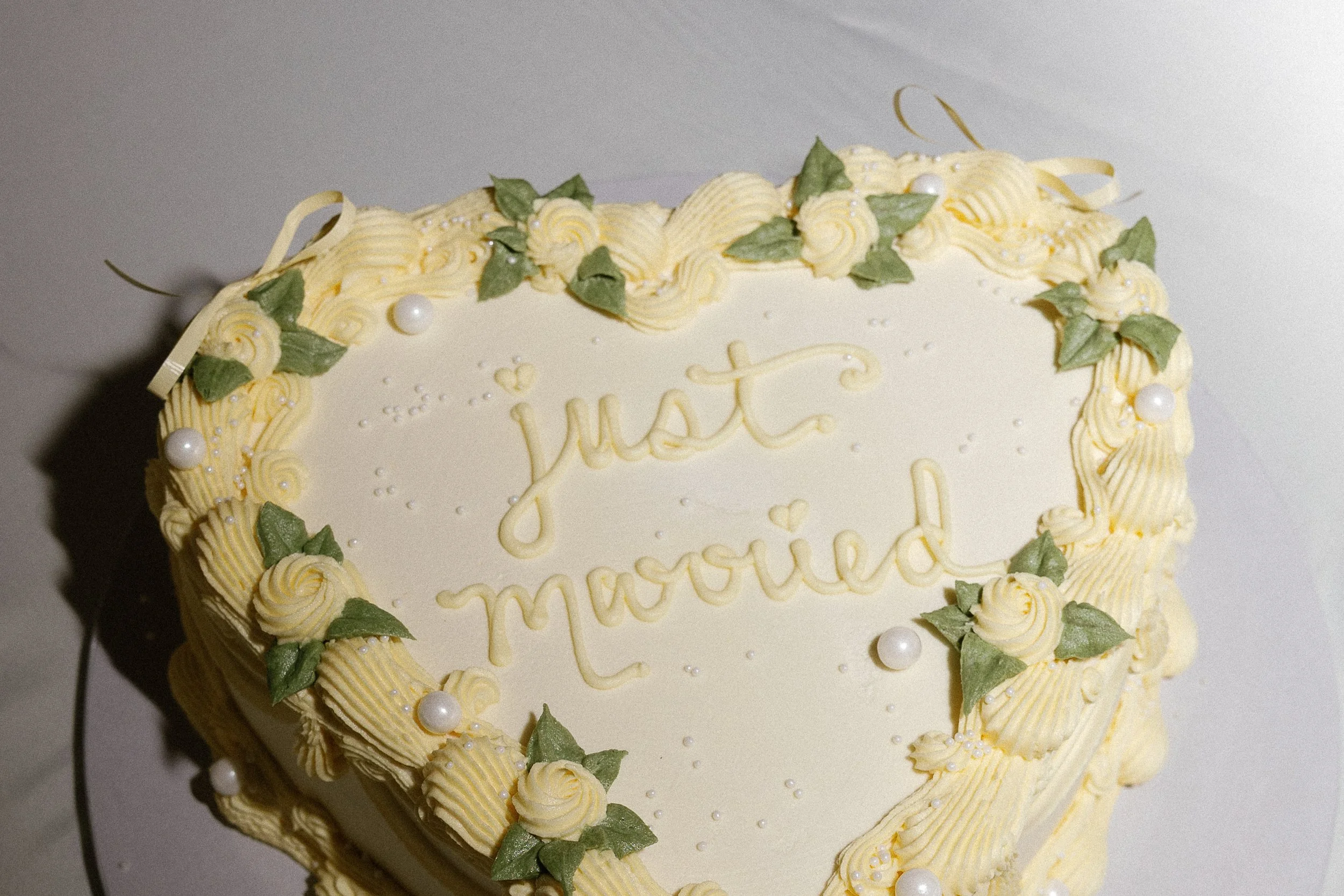 Bernskoetters-Wedding-Cake-1.jpg