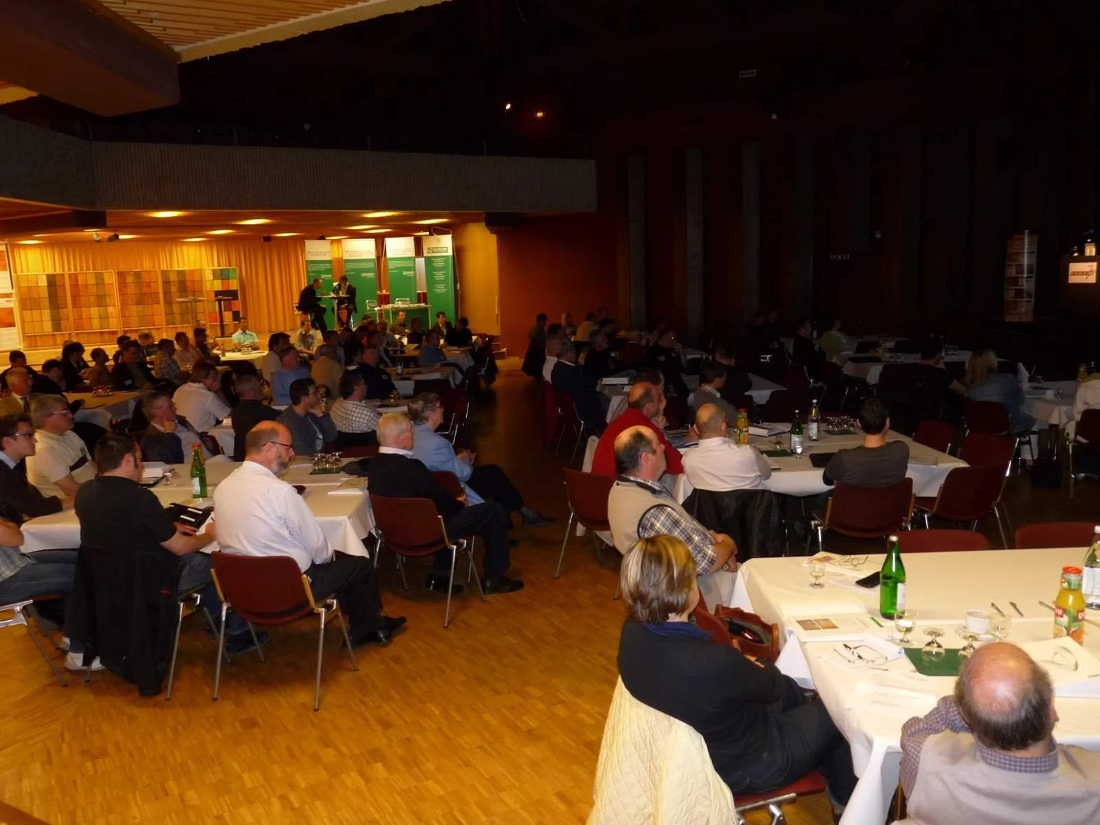 14_un_auditoir_de_professionnels.jpg