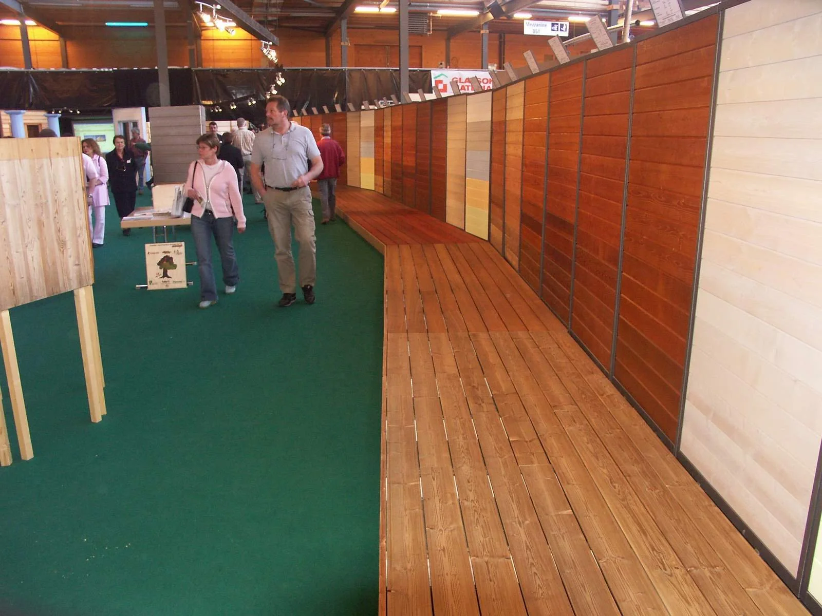 16__stand_traitement_des_facade_en_bois.jpg