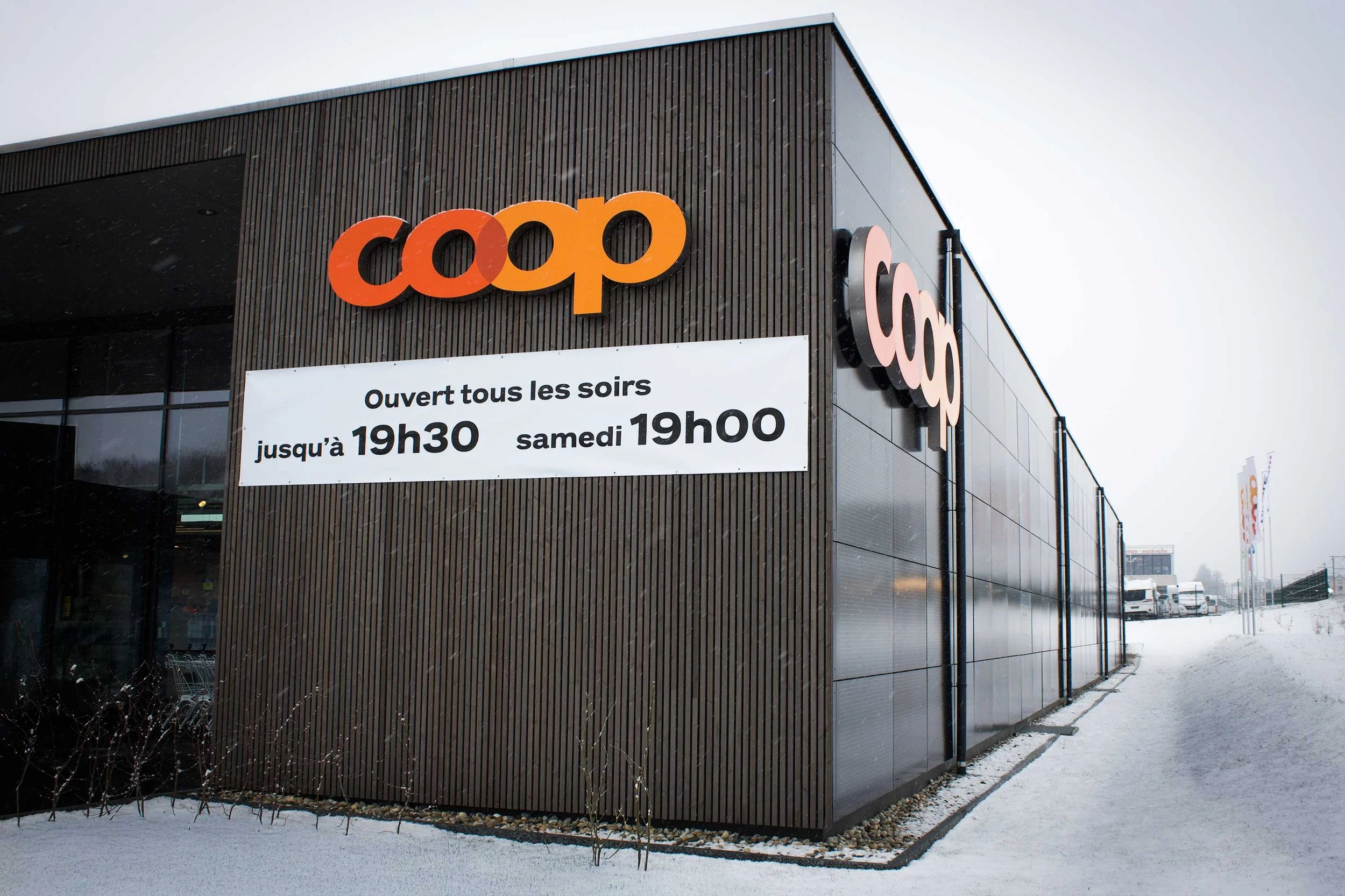 Supermarché centre Coop à Etagnières