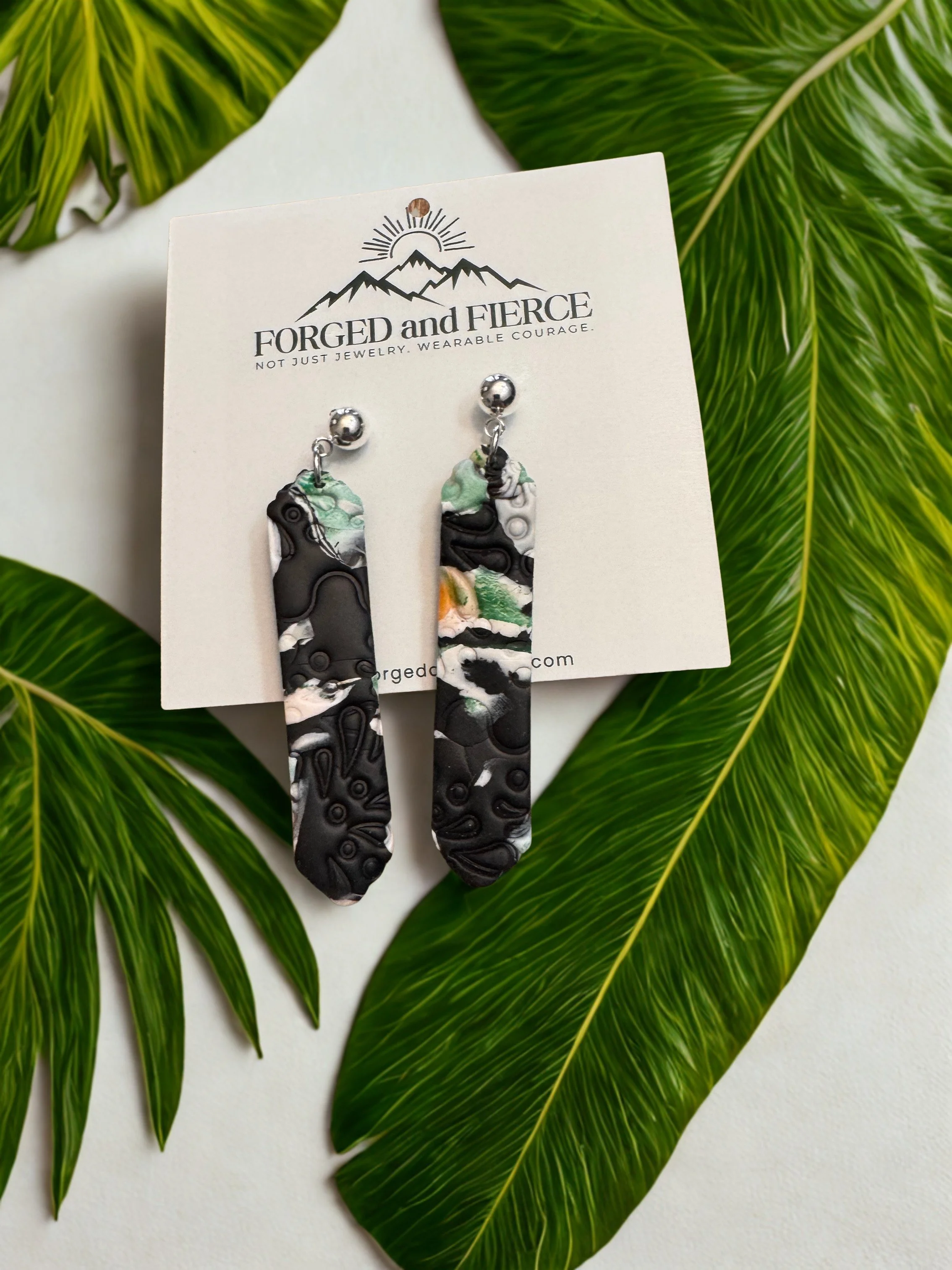 Black Tropical Dangle- Silver Stud