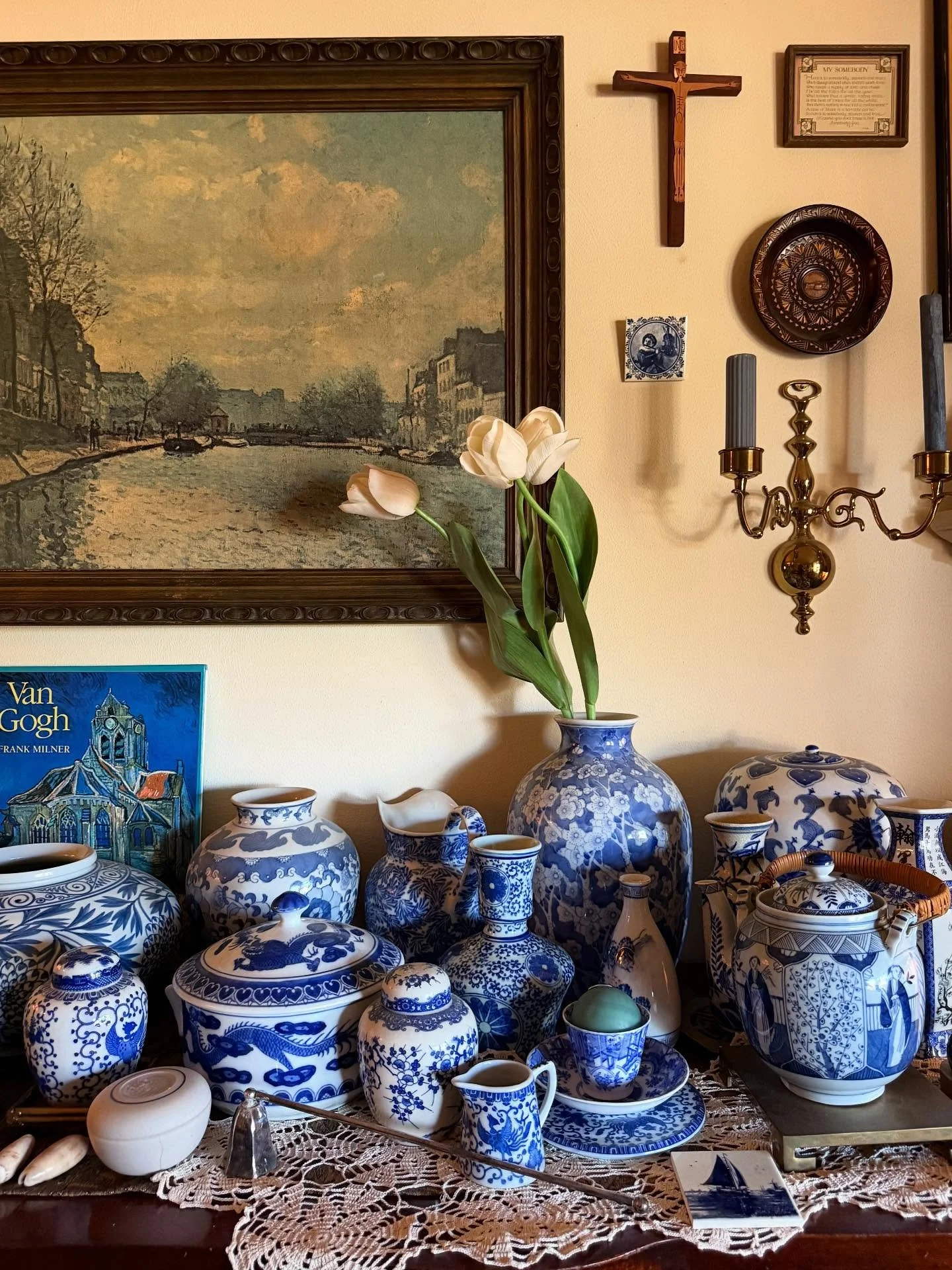 We have a really fun, packed vintage + antique estate sale in North County Florissant this Saturday + Sunday. Lots of clothes, kitchenware, pottery and glassware. Link in bio 🧡