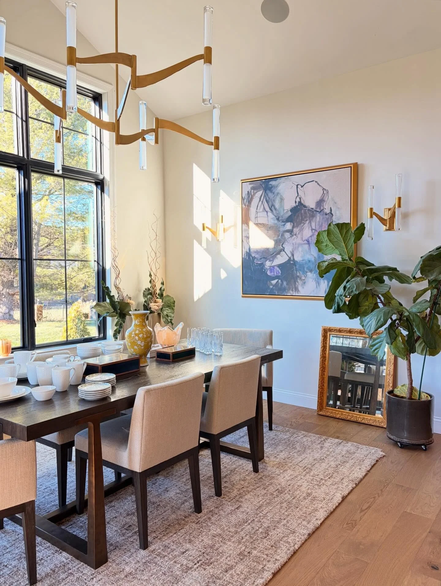 Beautiful Frontenac home filled with high end furnishings including Restoration Hardware,  Habersham, Pottery Barn + more! Link in bio with details and photos 🏷️ 🏡