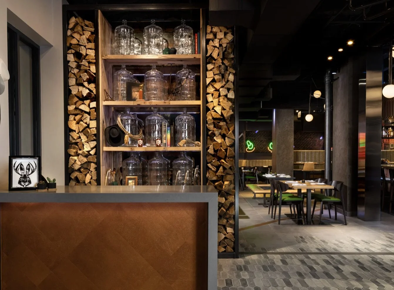 Jaxon Host Stand.jpg